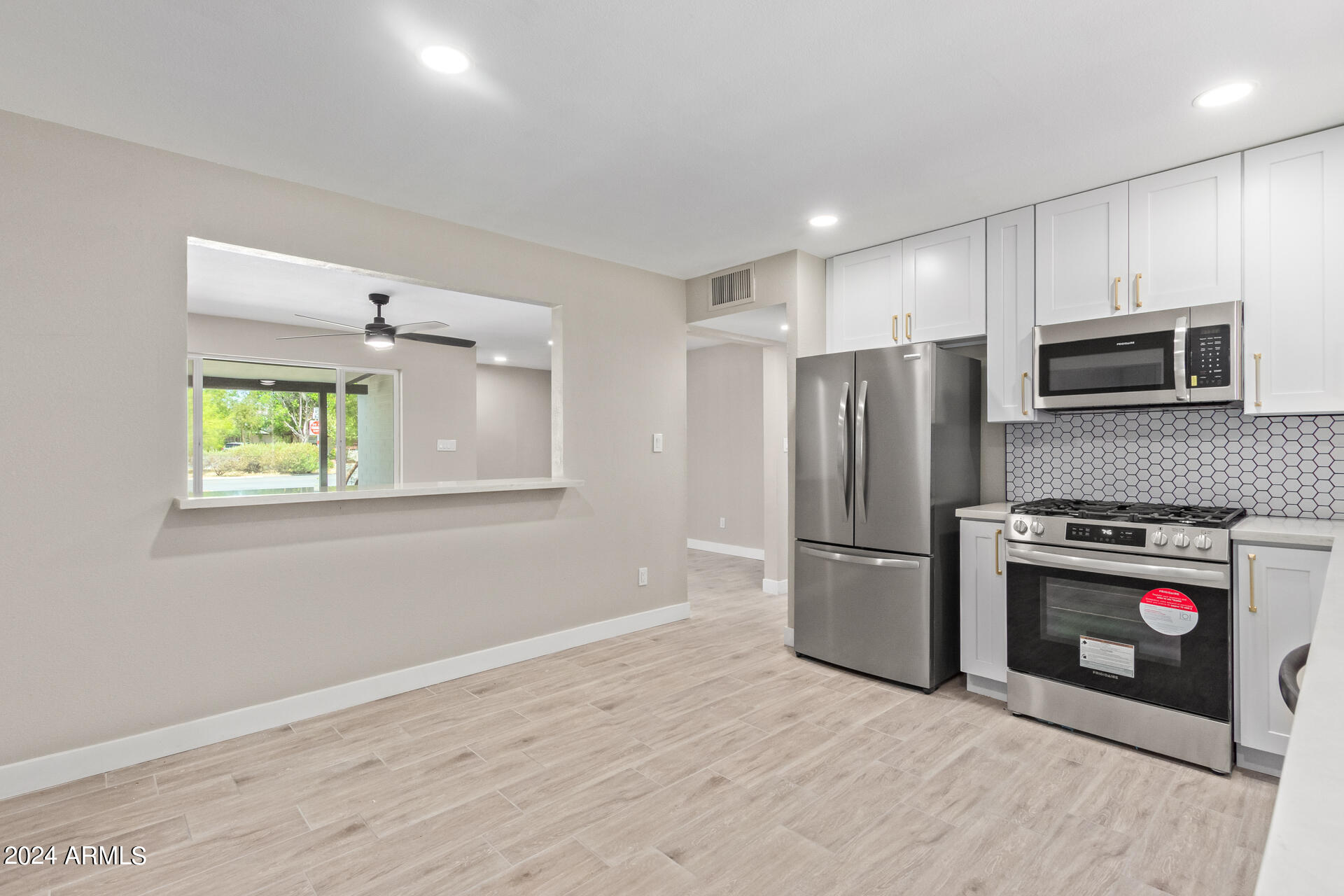523 E BUTLER Drive