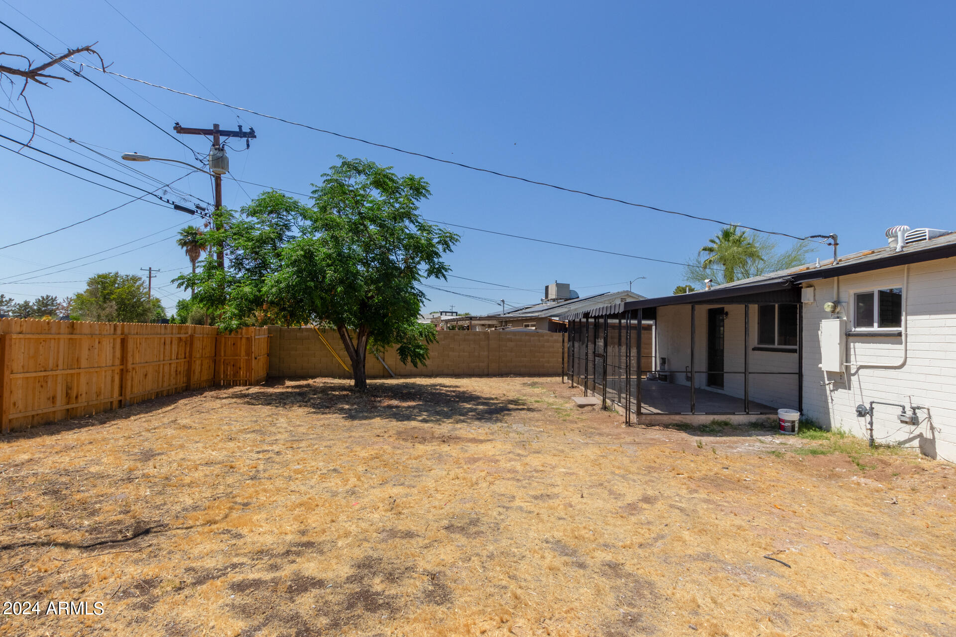 523 E BUTLER Drive