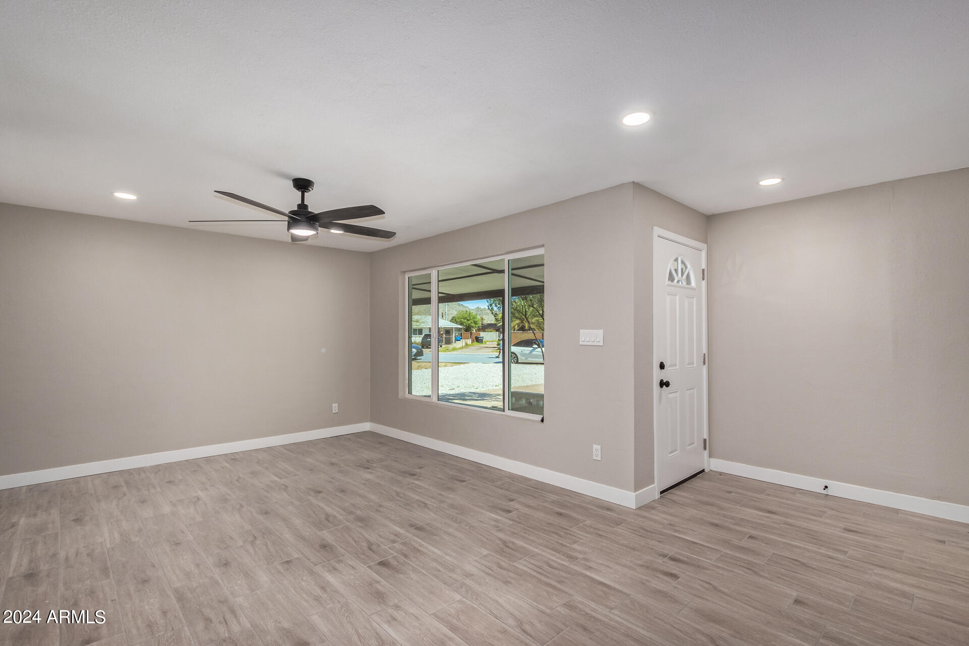 523 E BUTLER Drive