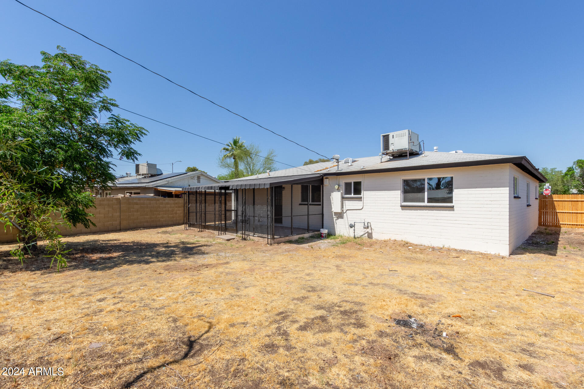 523 E BUTLER Drive