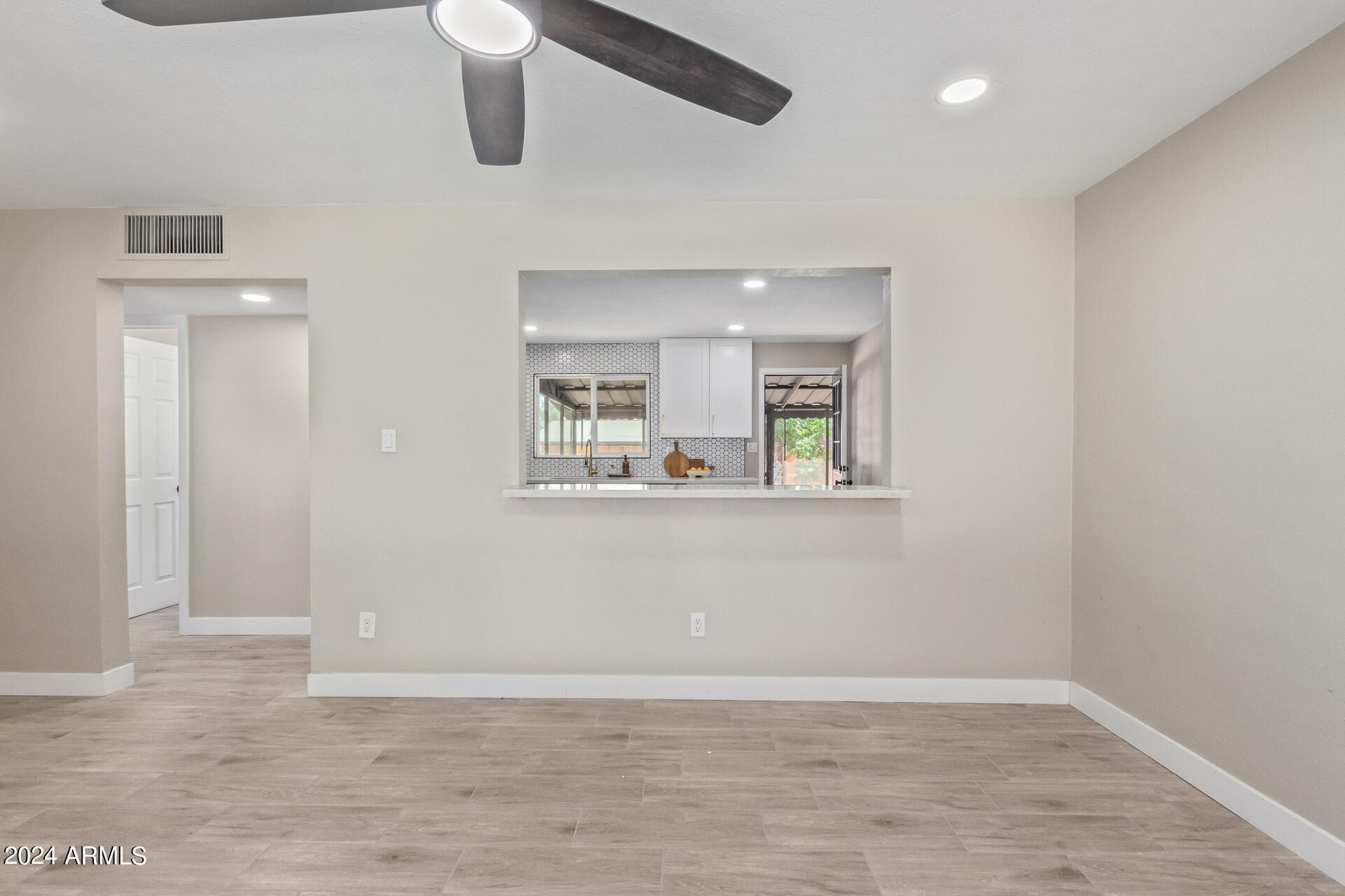 523 E BUTLER Drive