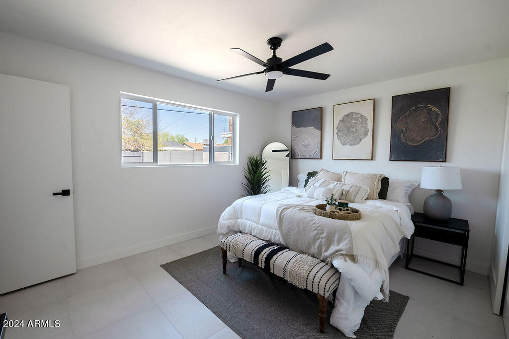 7834 E MORELAND Street