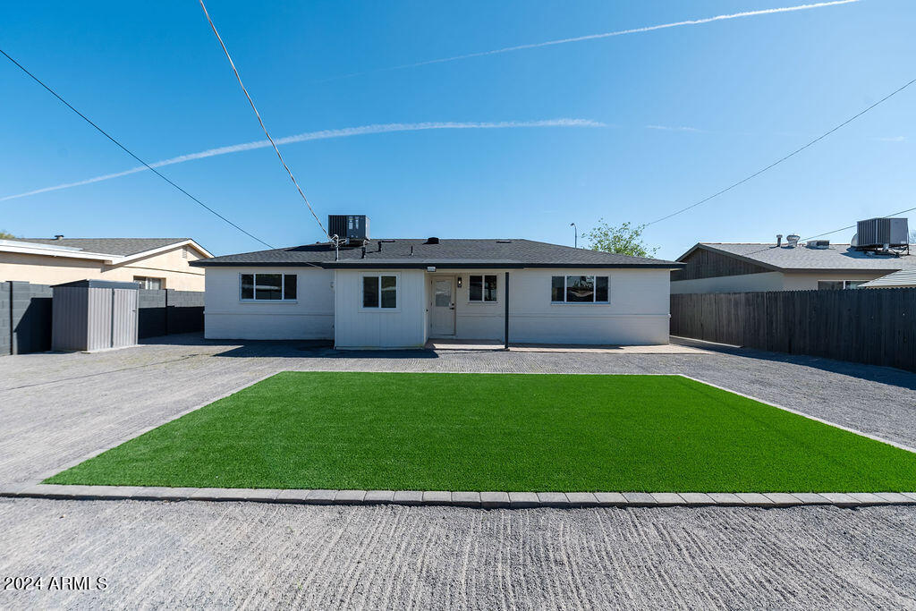 7834 E MORELAND Street