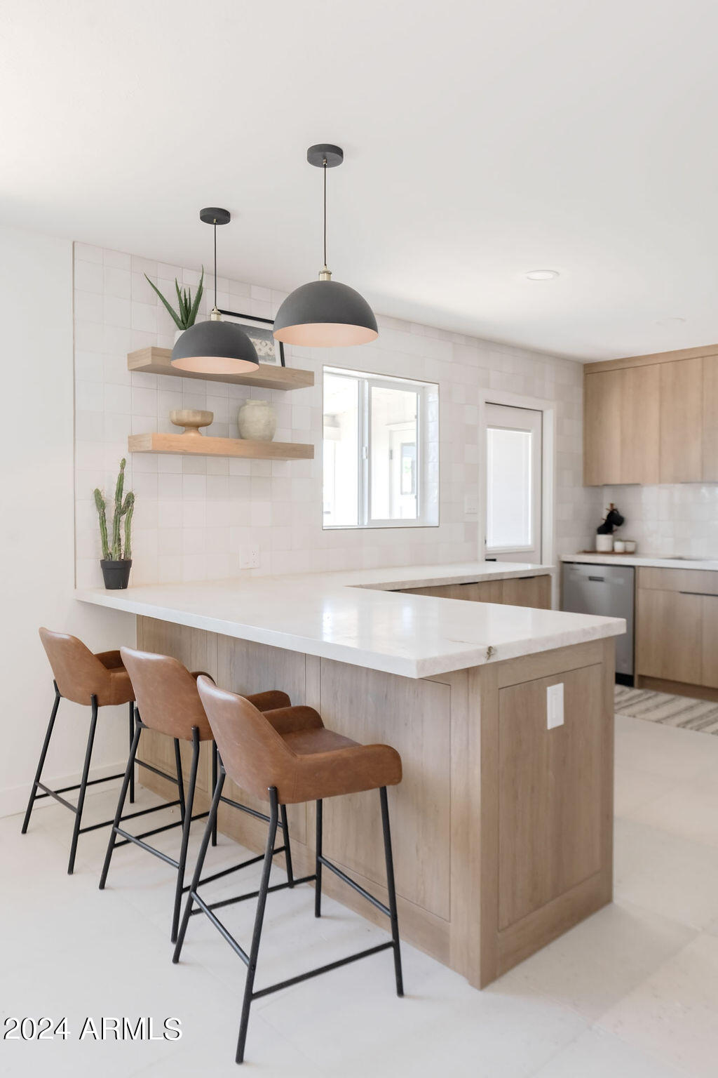 7834 E MORELAND Street