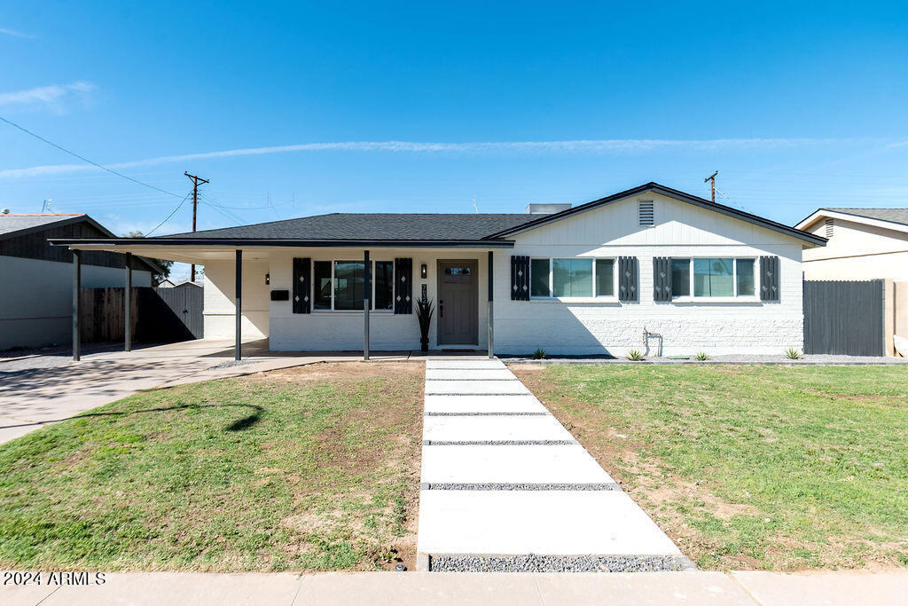 7834 E MORELAND Street