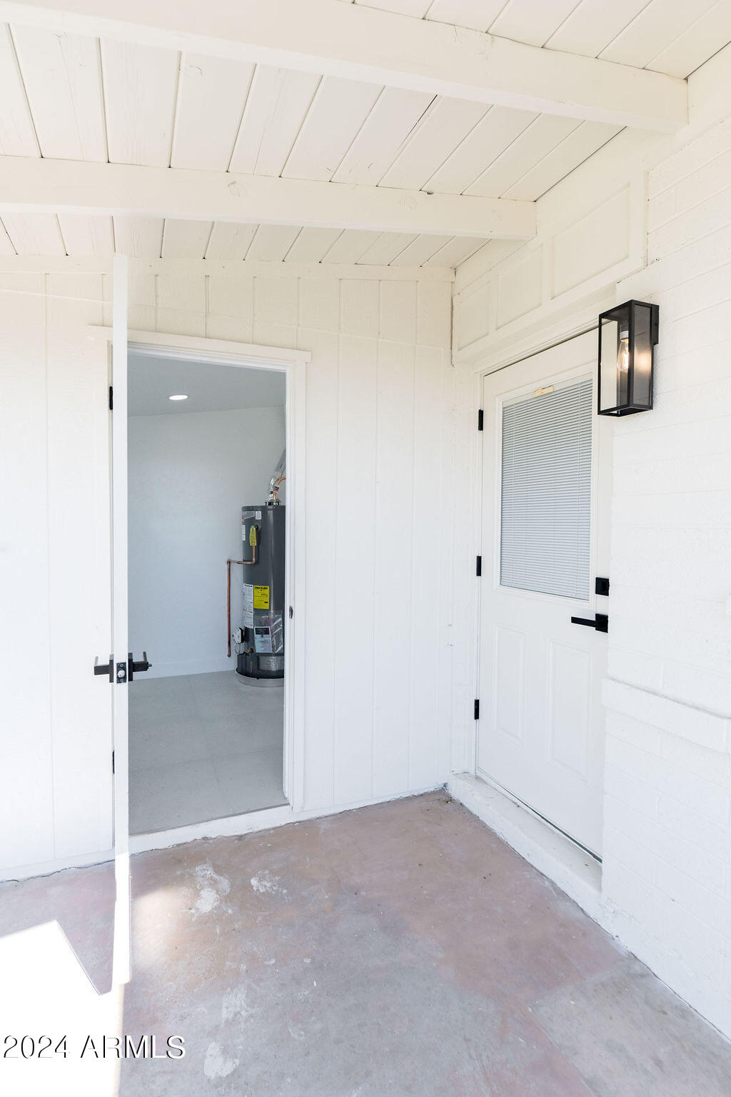 7834 E MORELAND Street