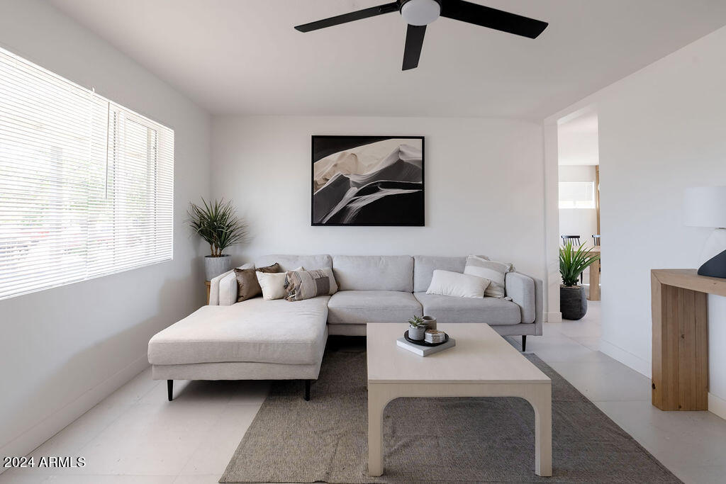 7834 E MORELAND Street