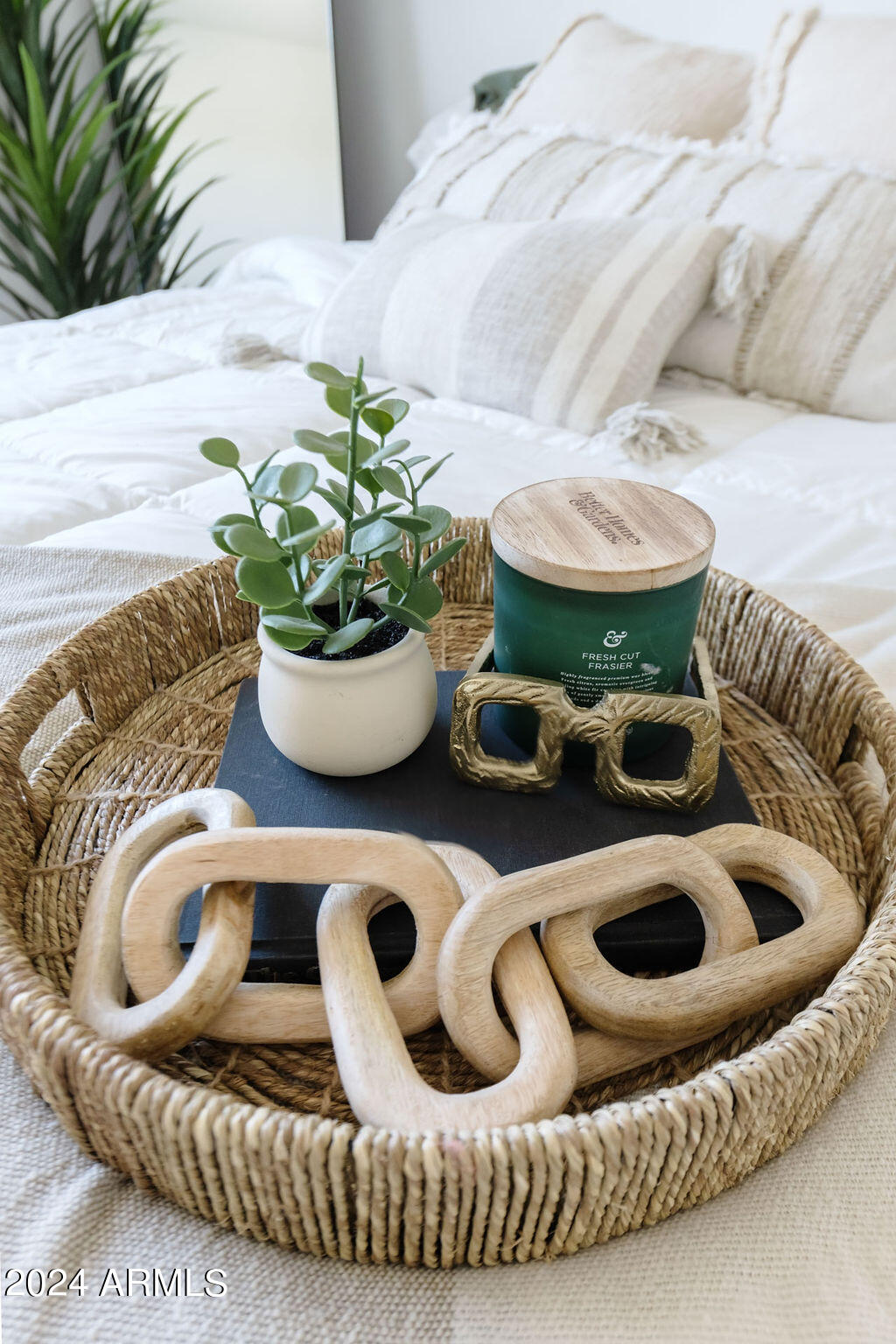 7834 E MORELAND Street