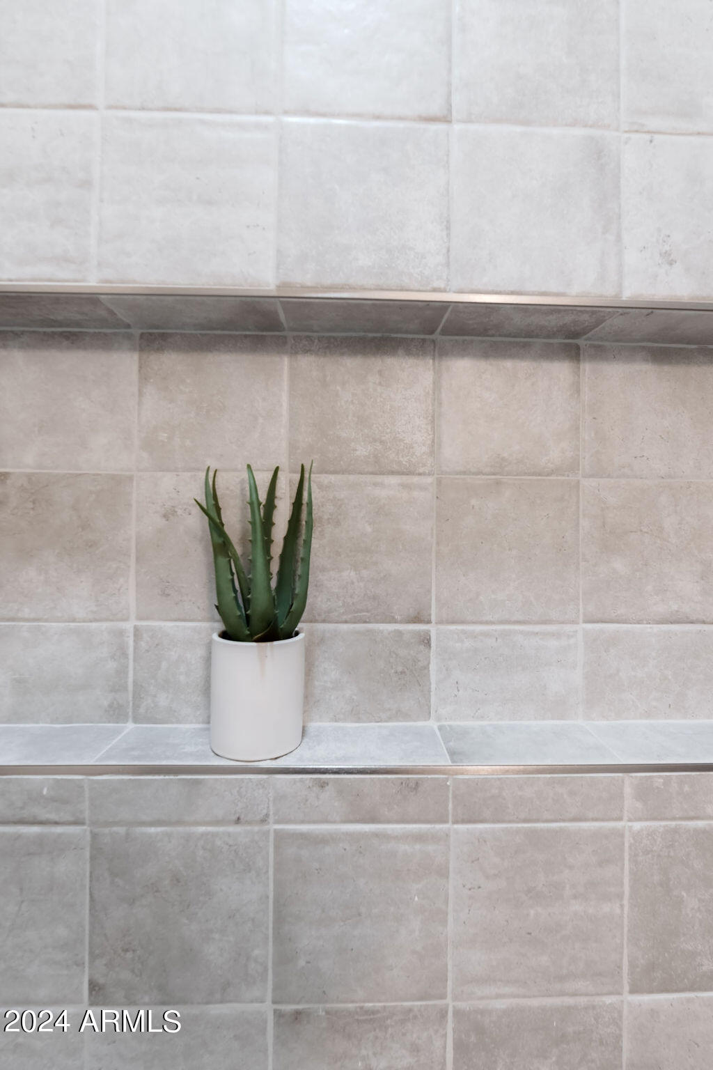 7834 E MORELAND Street