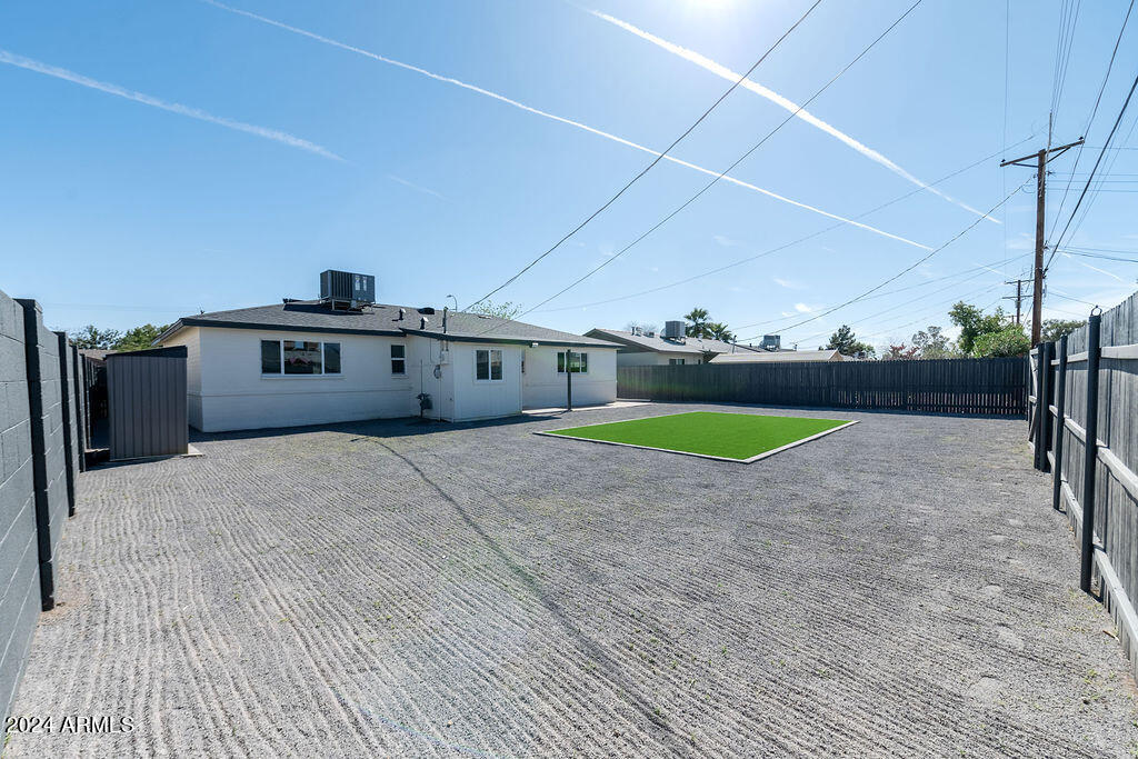 7834 E MORELAND Street