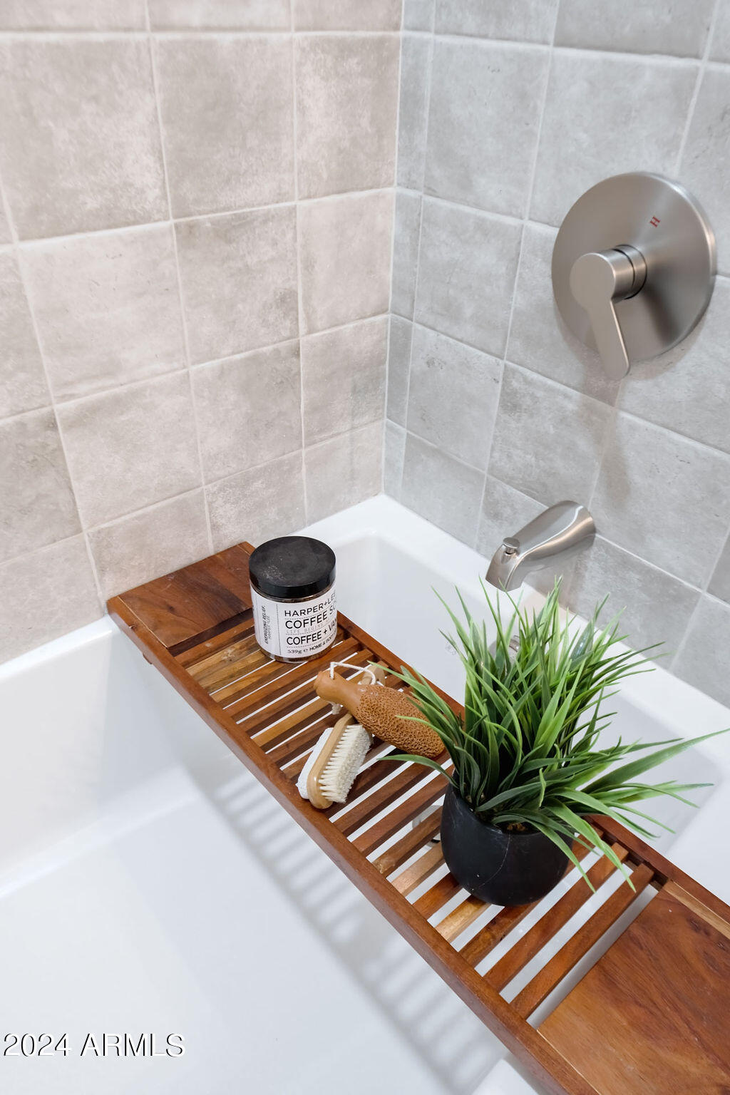 7834 E MORELAND Street