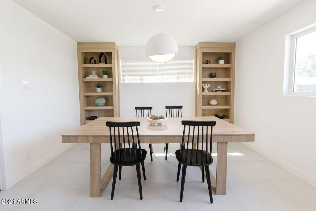 7834 E MORELAND Street