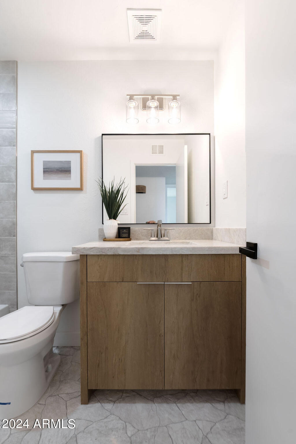 7834 E MORELAND Street