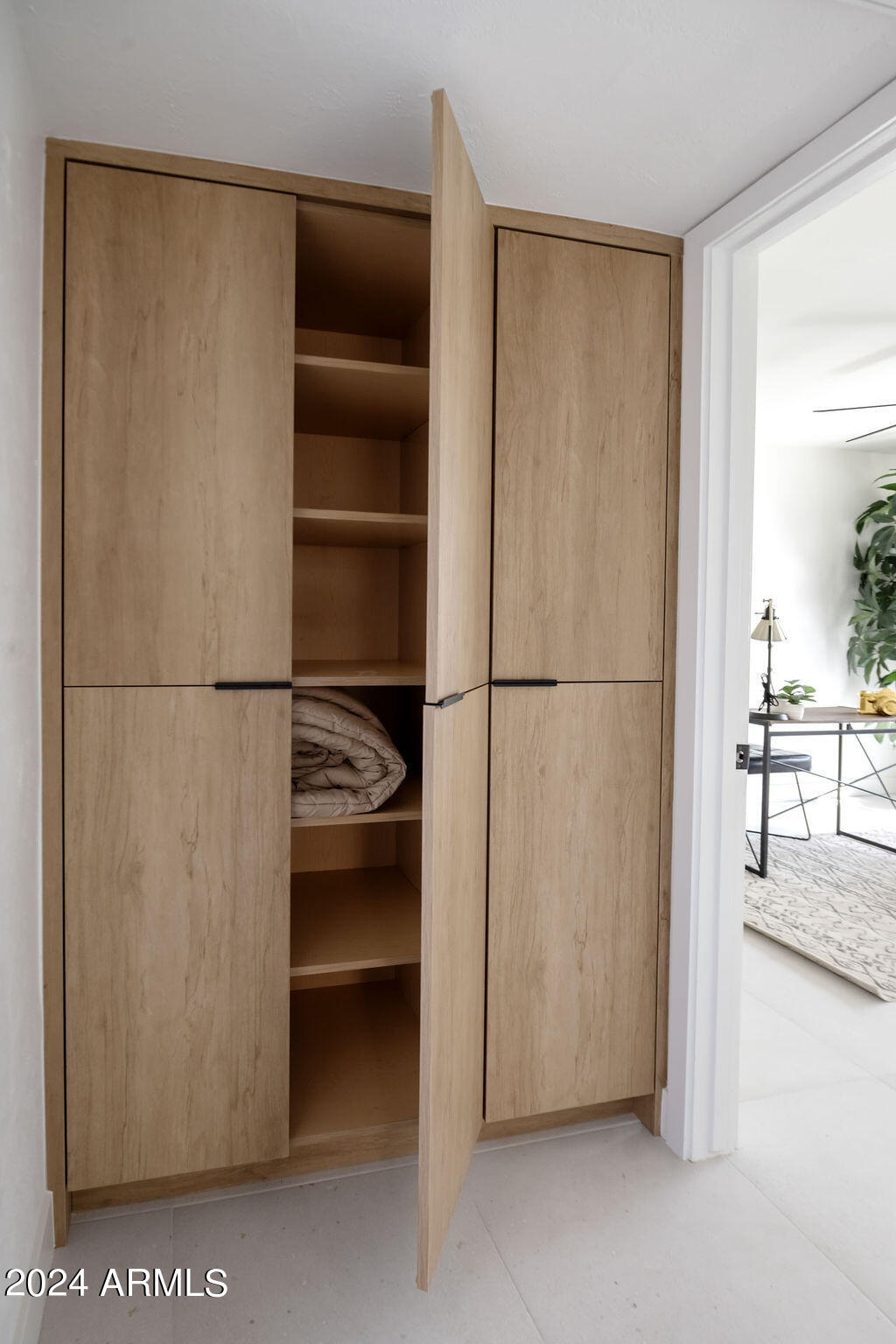 7834 E MORELAND Street