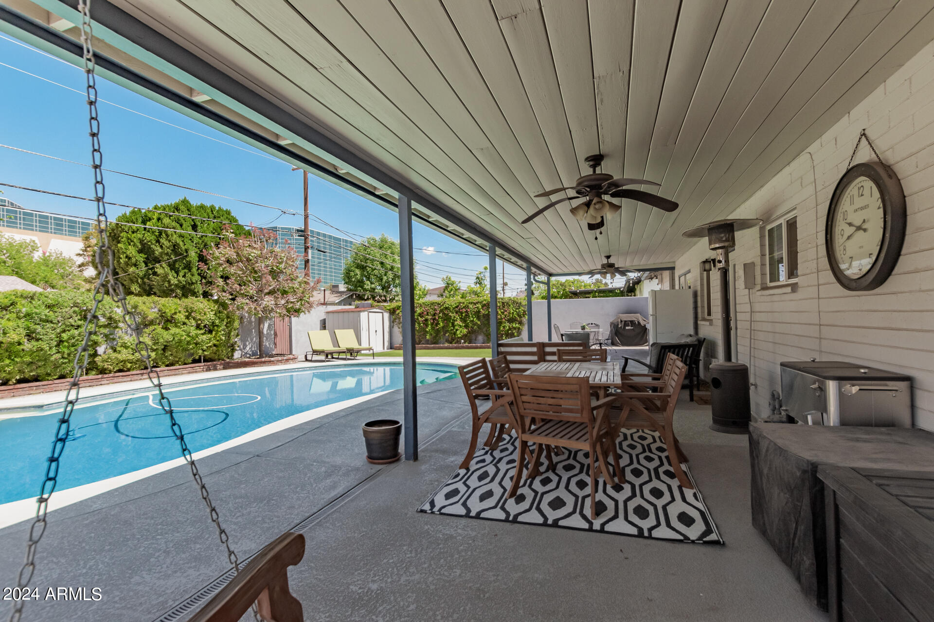 2452 E ELM Street