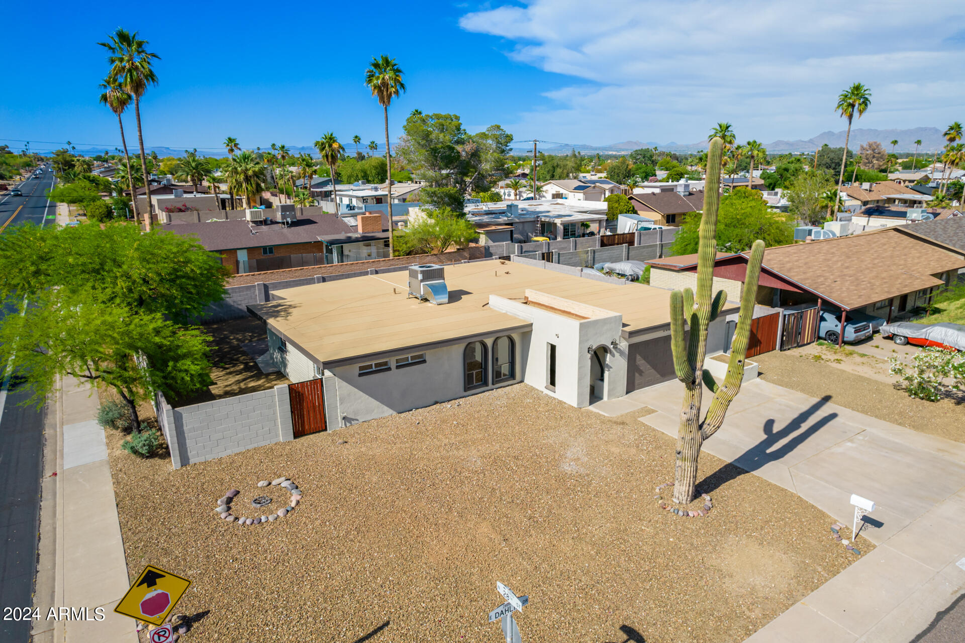 2802 E DAHLIA Drive