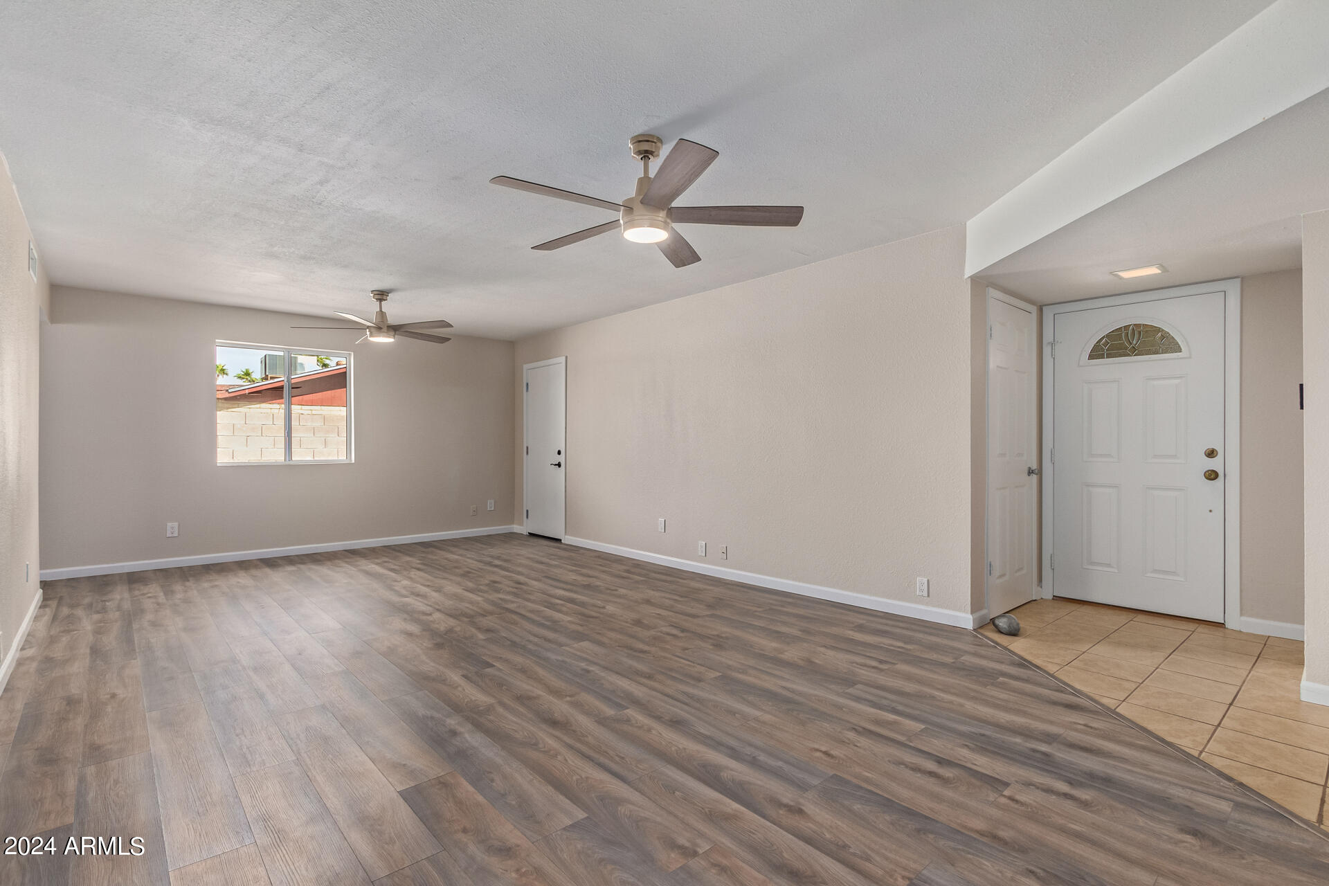 2802 E DAHLIA Drive