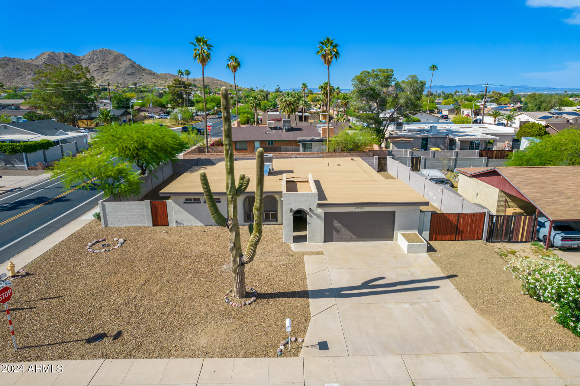 2802 E DAHLIA Drive