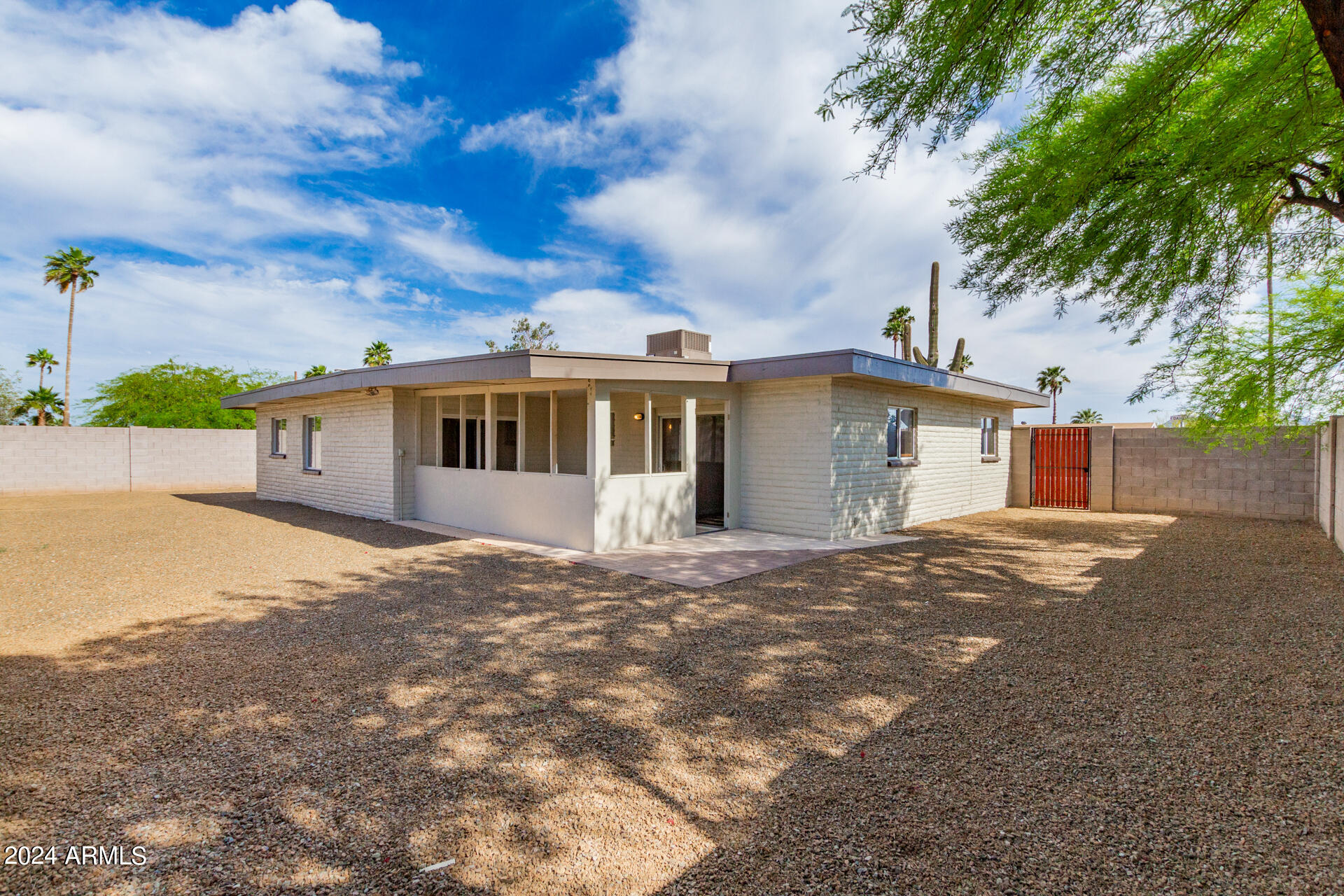 2802 E DAHLIA Drive