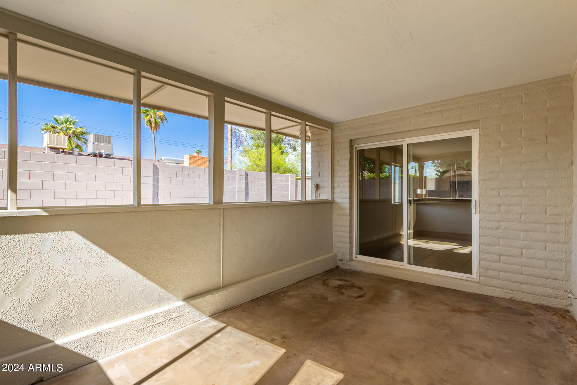 2802 E DAHLIA Drive