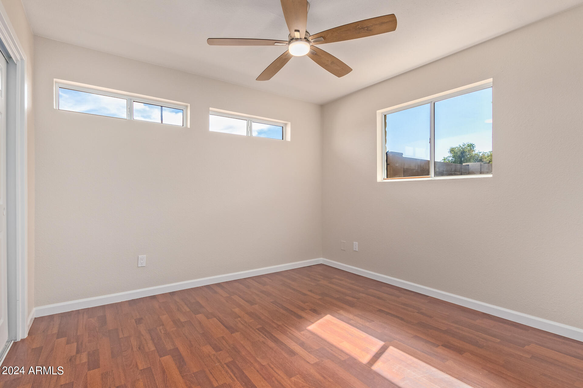 2802 E DAHLIA Drive