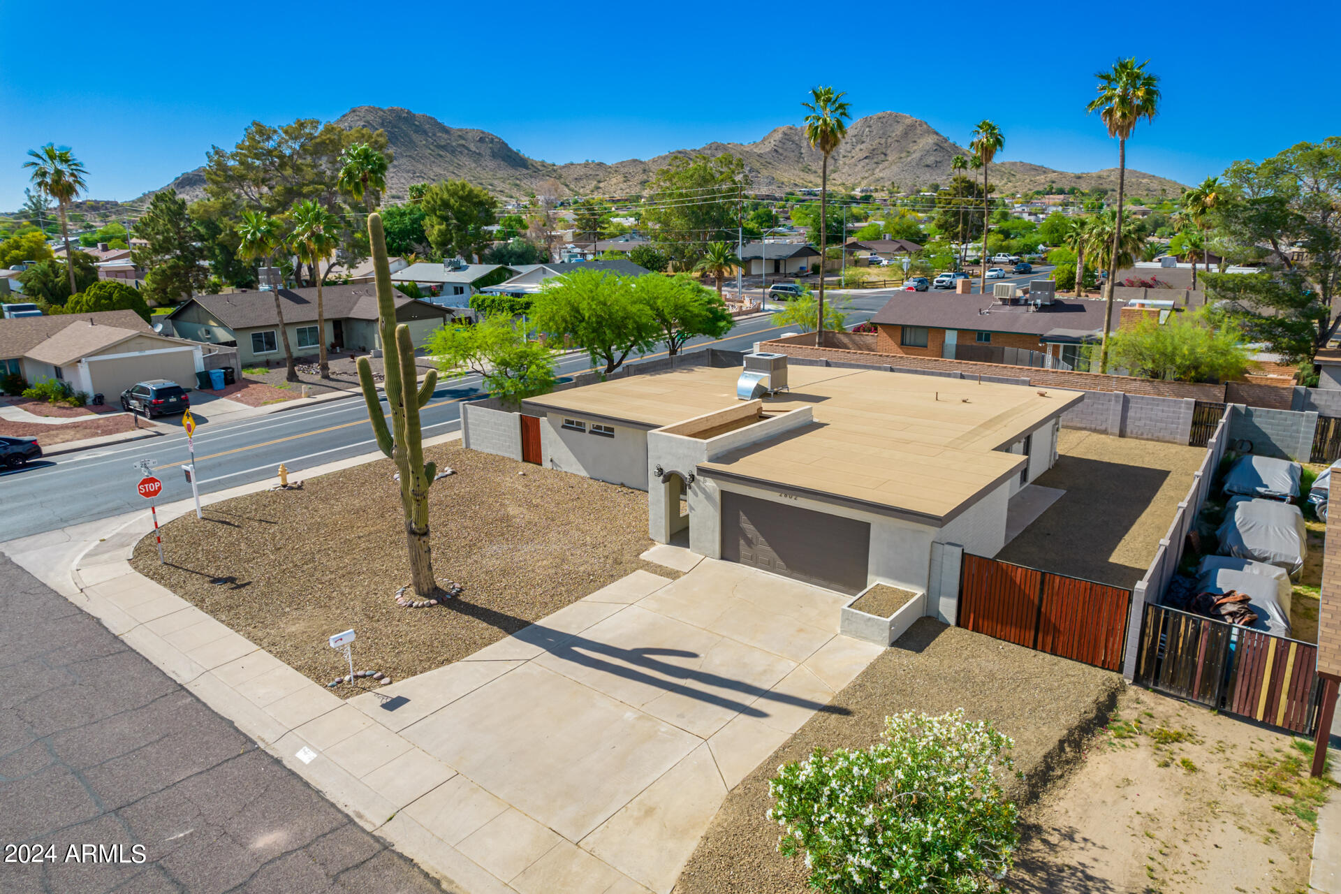2802 E DAHLIA Drive