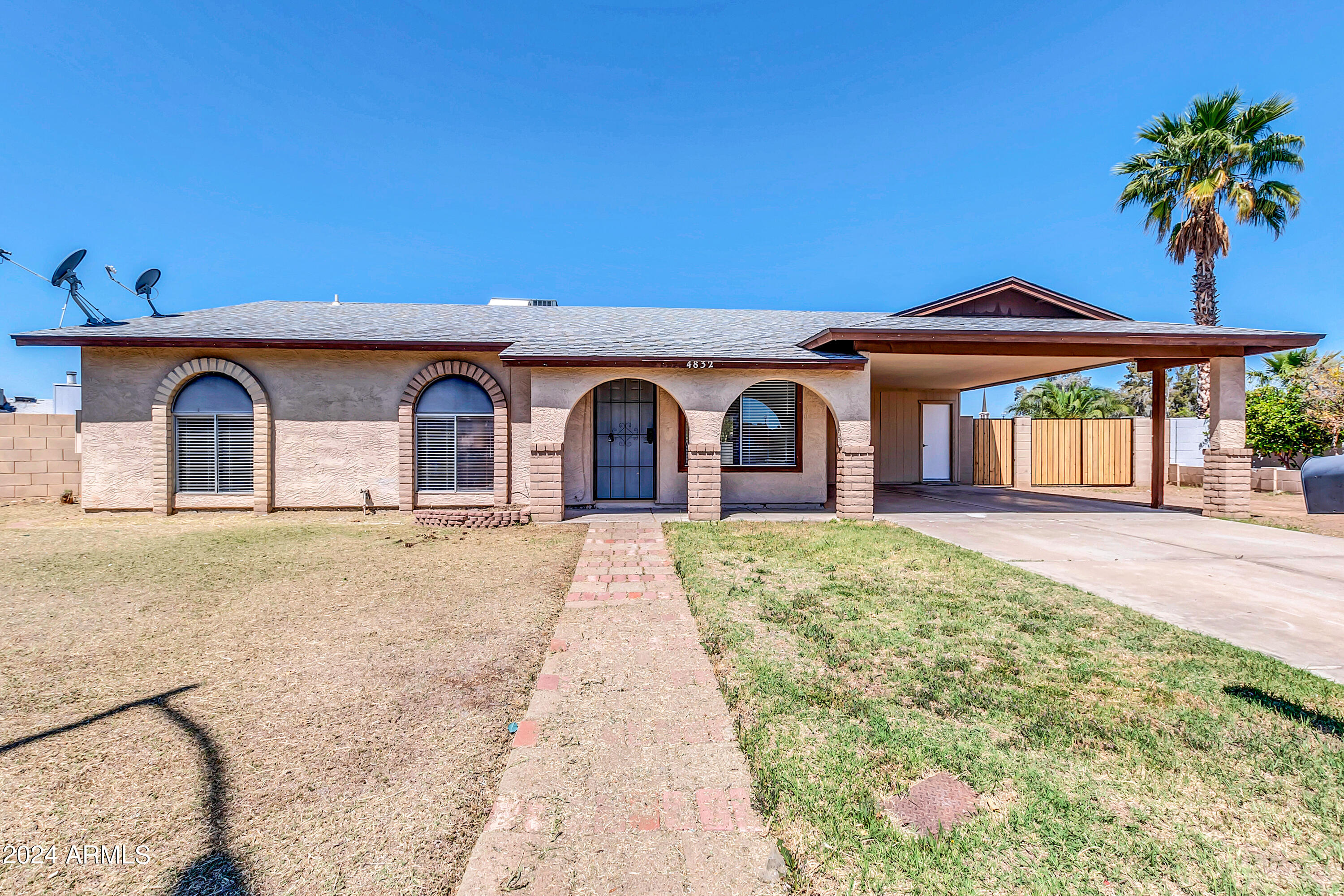 4832 W BLUEFIELD Avenue