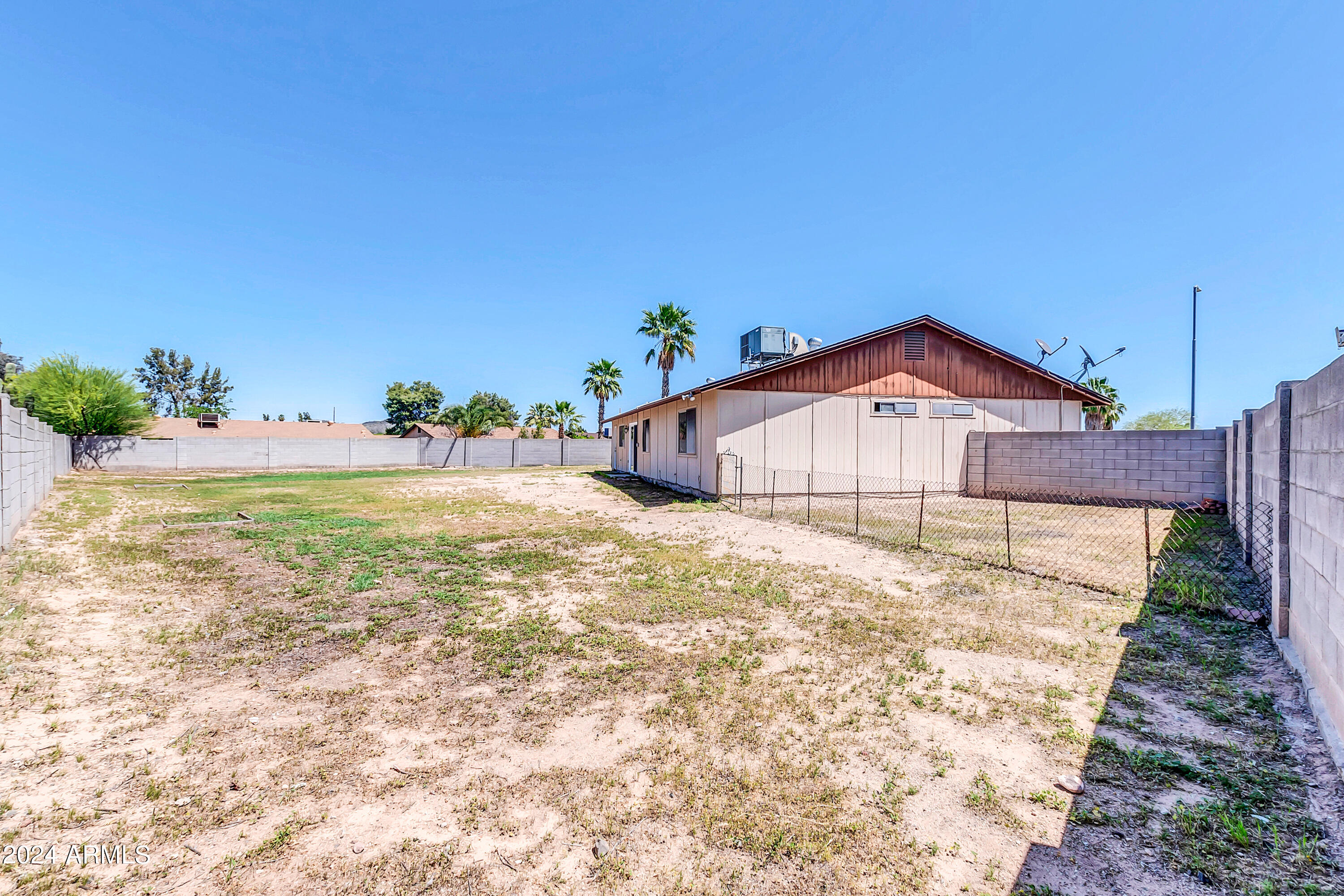 4832 W BLUEFIELD Avenue