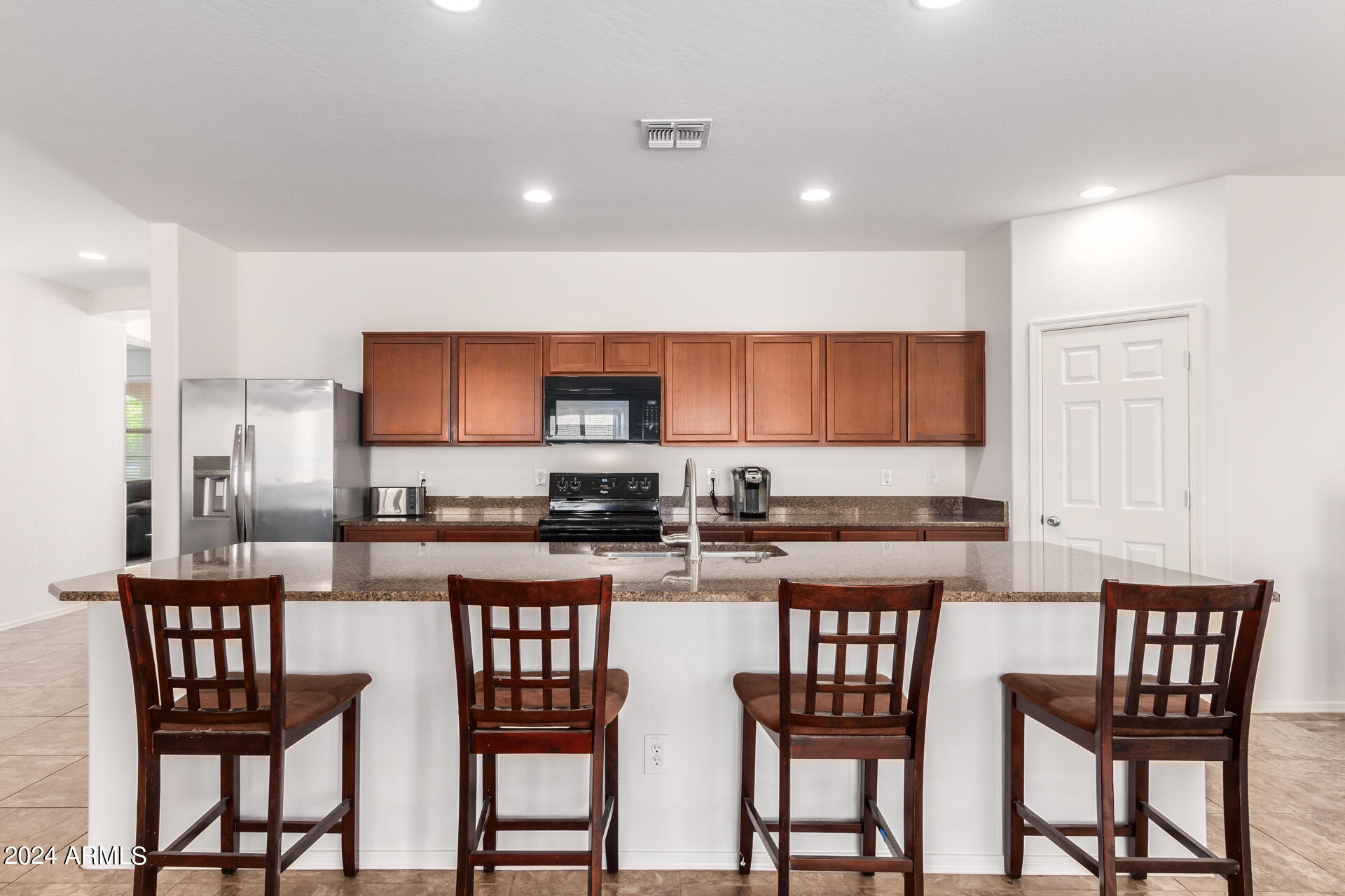 15838 W DESERT HILLS Drive