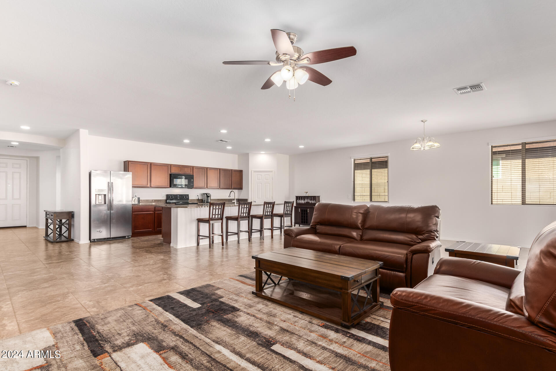 15838 W DESERT HILLS Drive