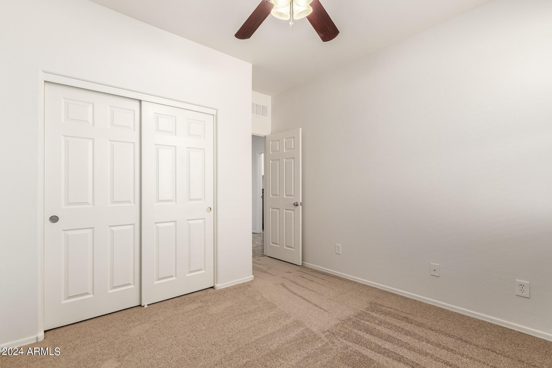 15838 W DESERT HILLS Drive