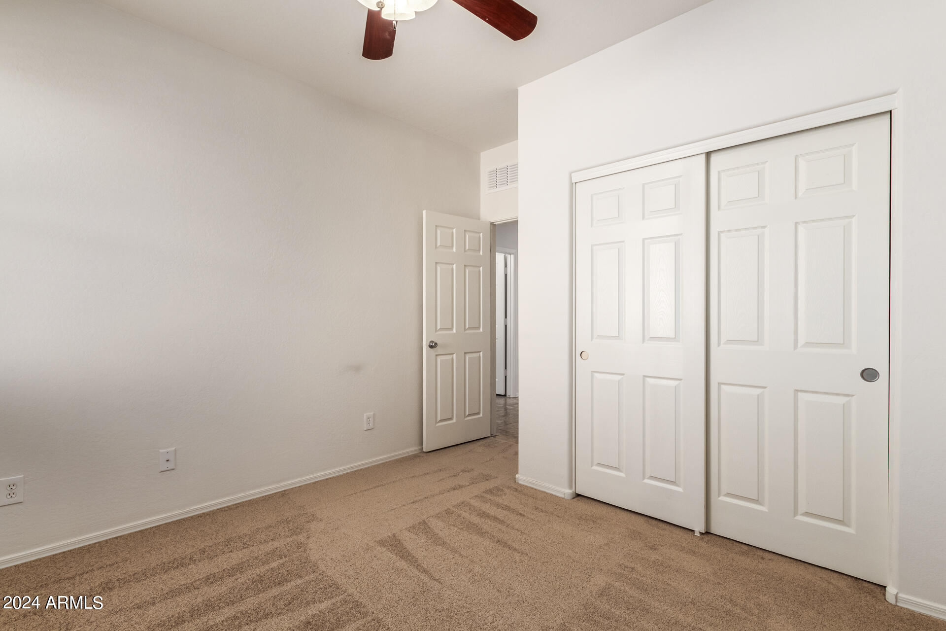 15838 W DESERT HILLS Drive