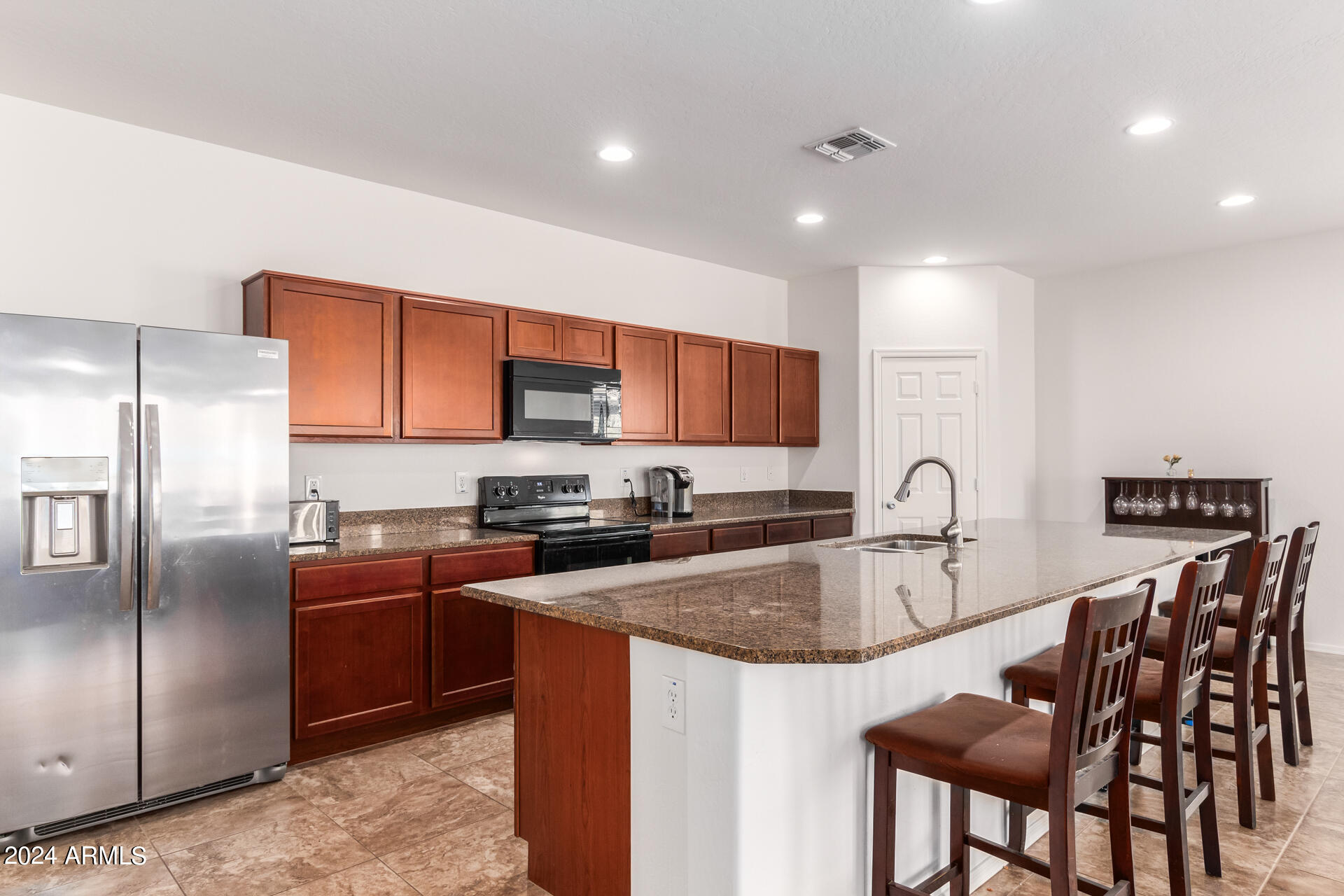 15838 W DESERT HILLS Drive