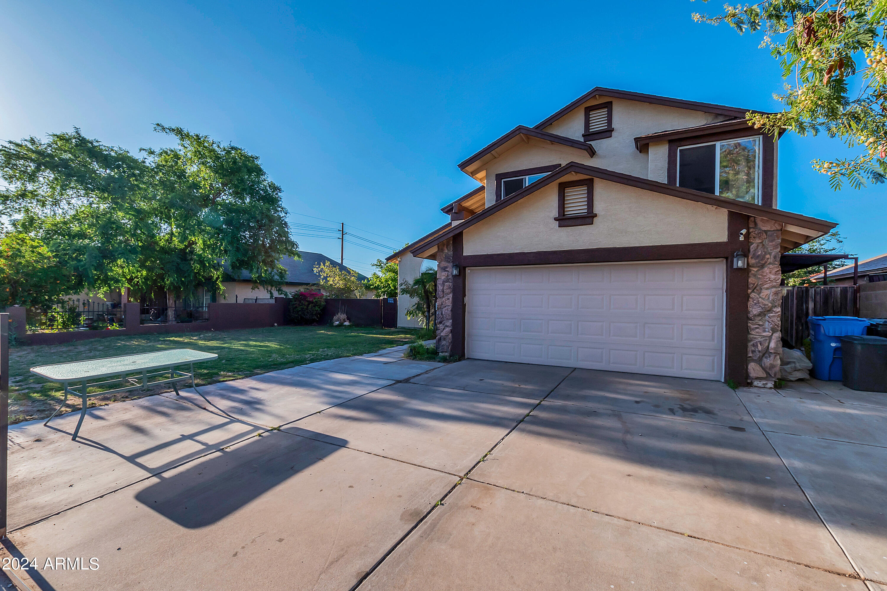 1614 E VINEYARD Road