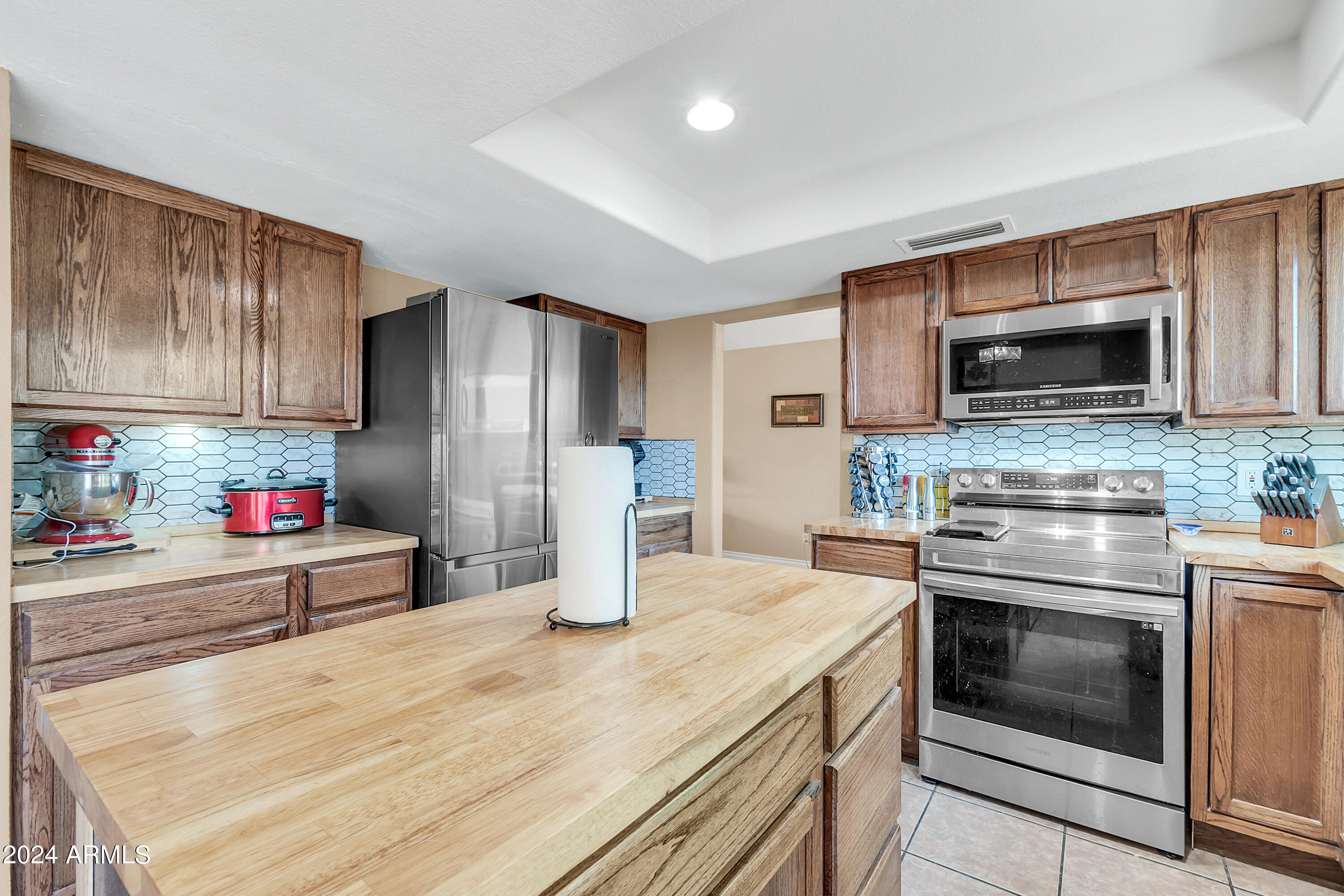 1614 E VINEYARD Road