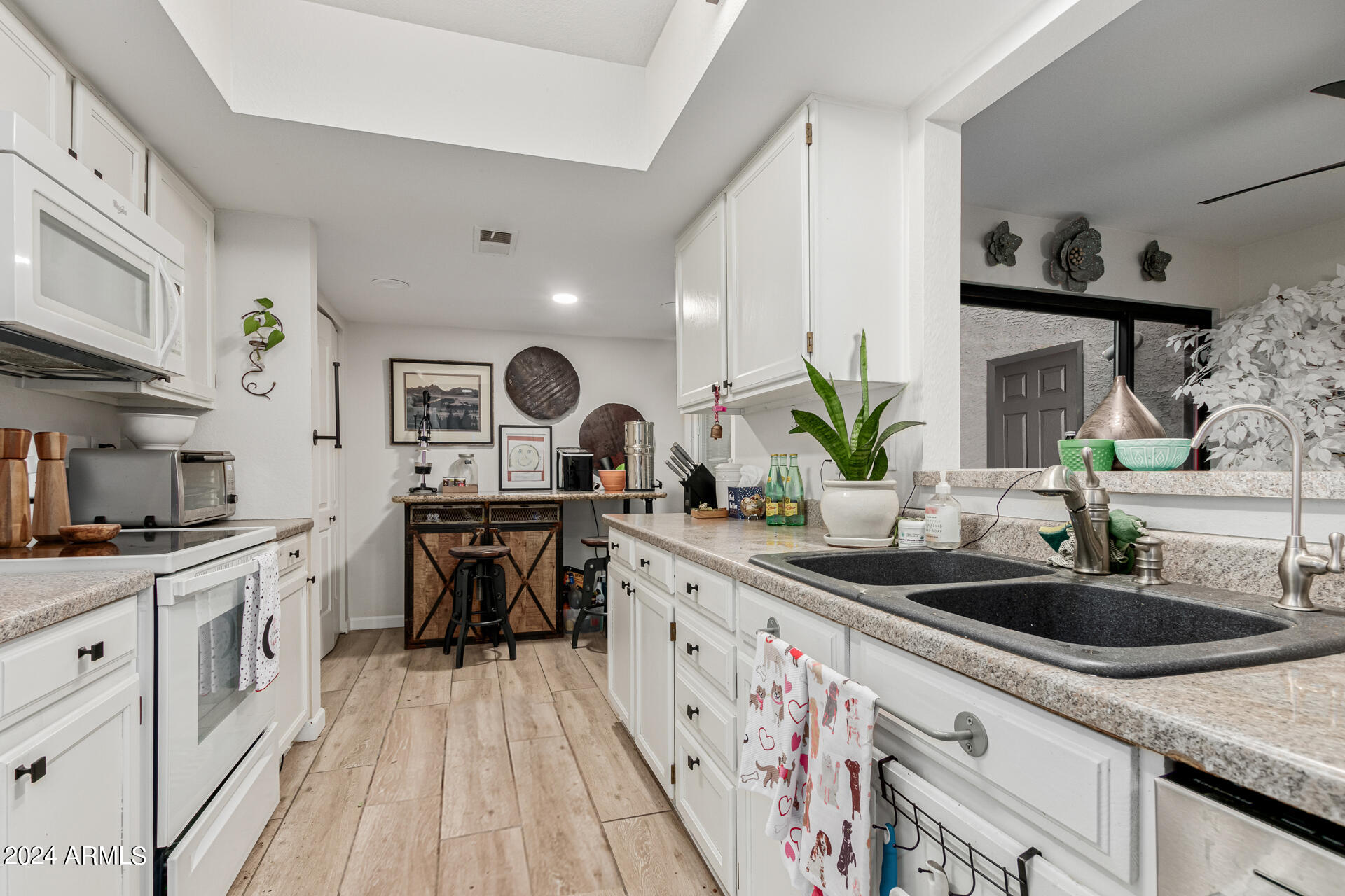 7819 E CORONADO Road