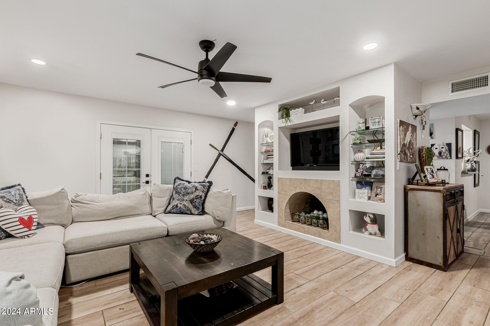 7819 E CORONADO Road