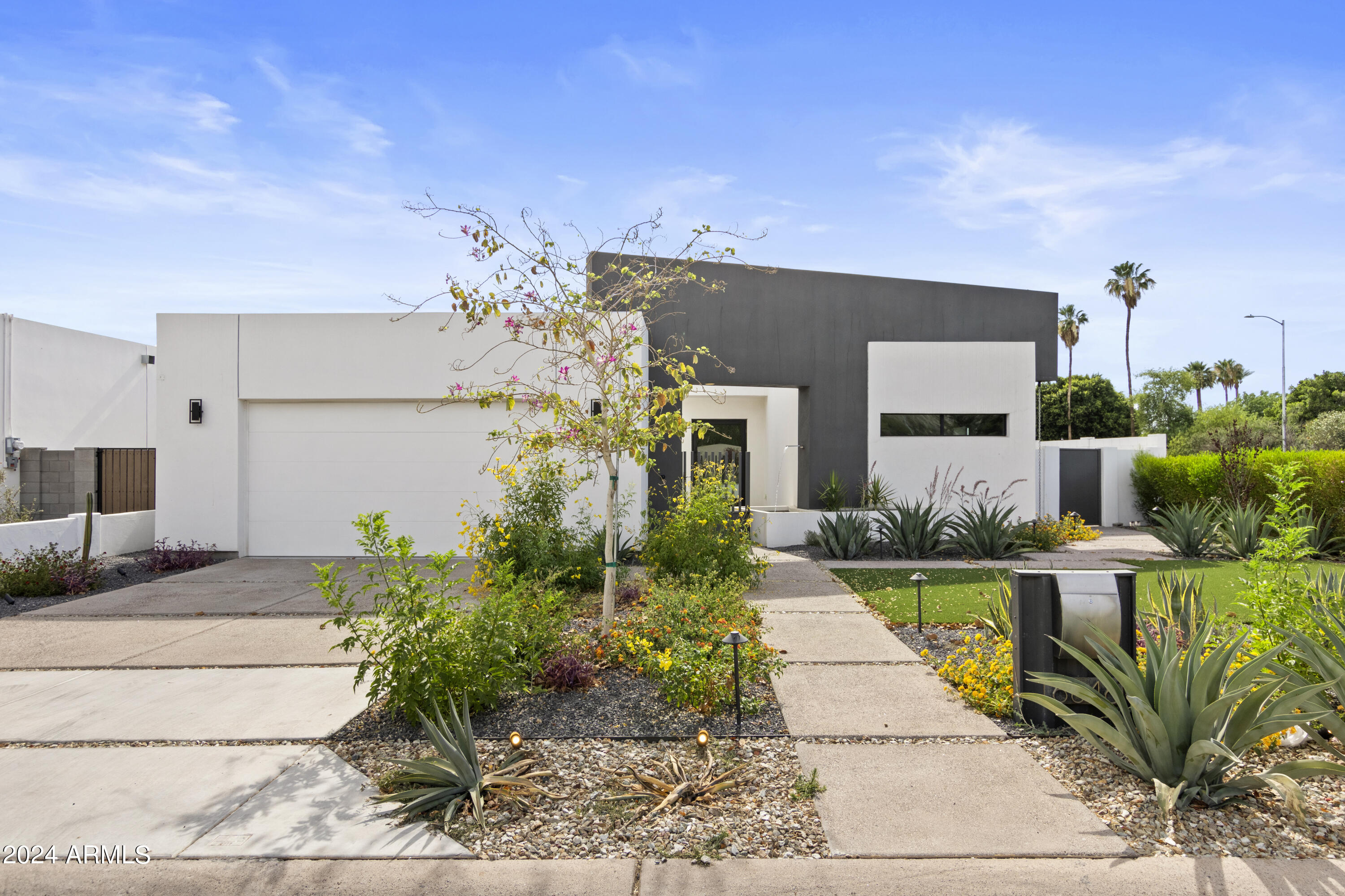 6846 N 13th Place