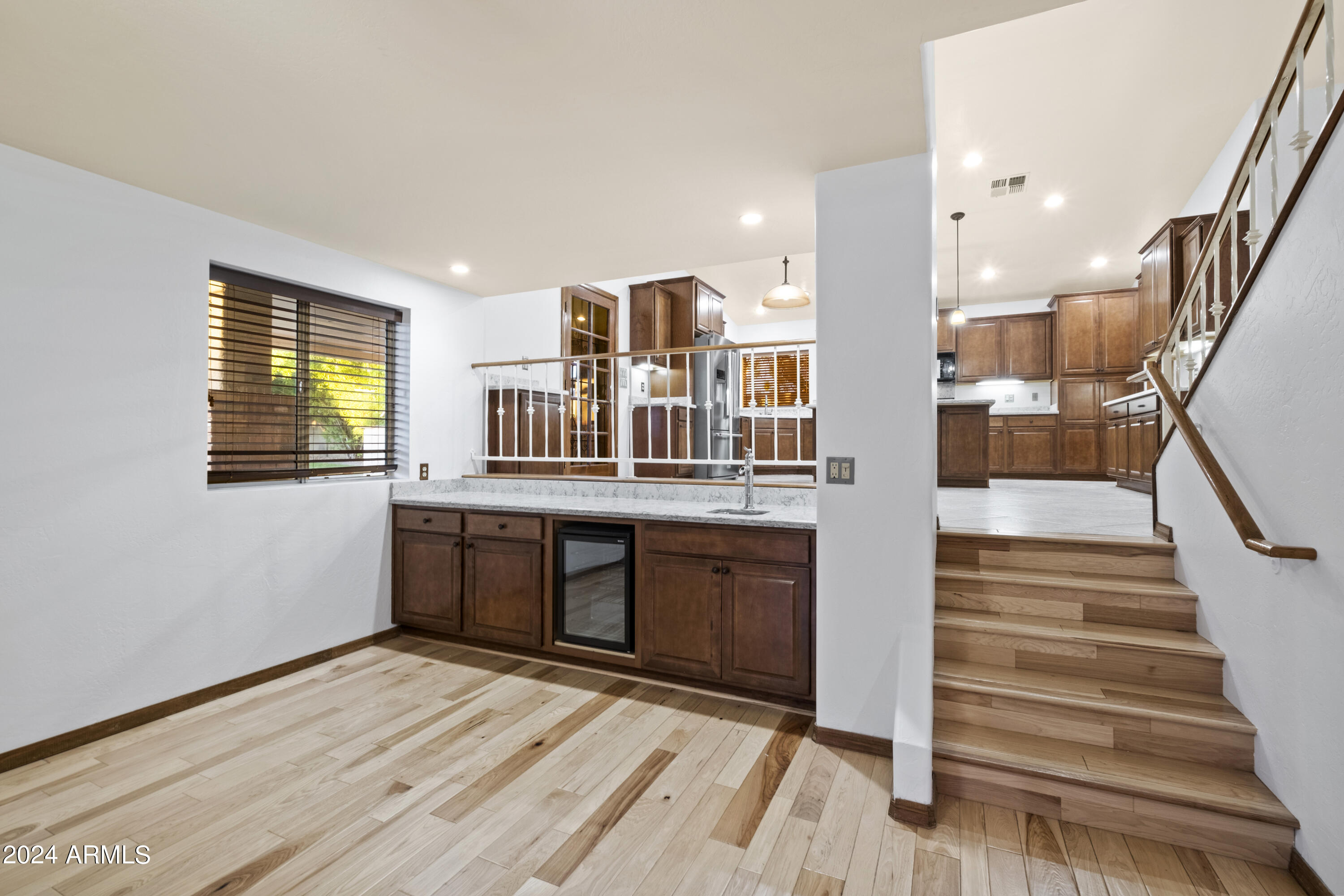 4618 E EVERETT Drive