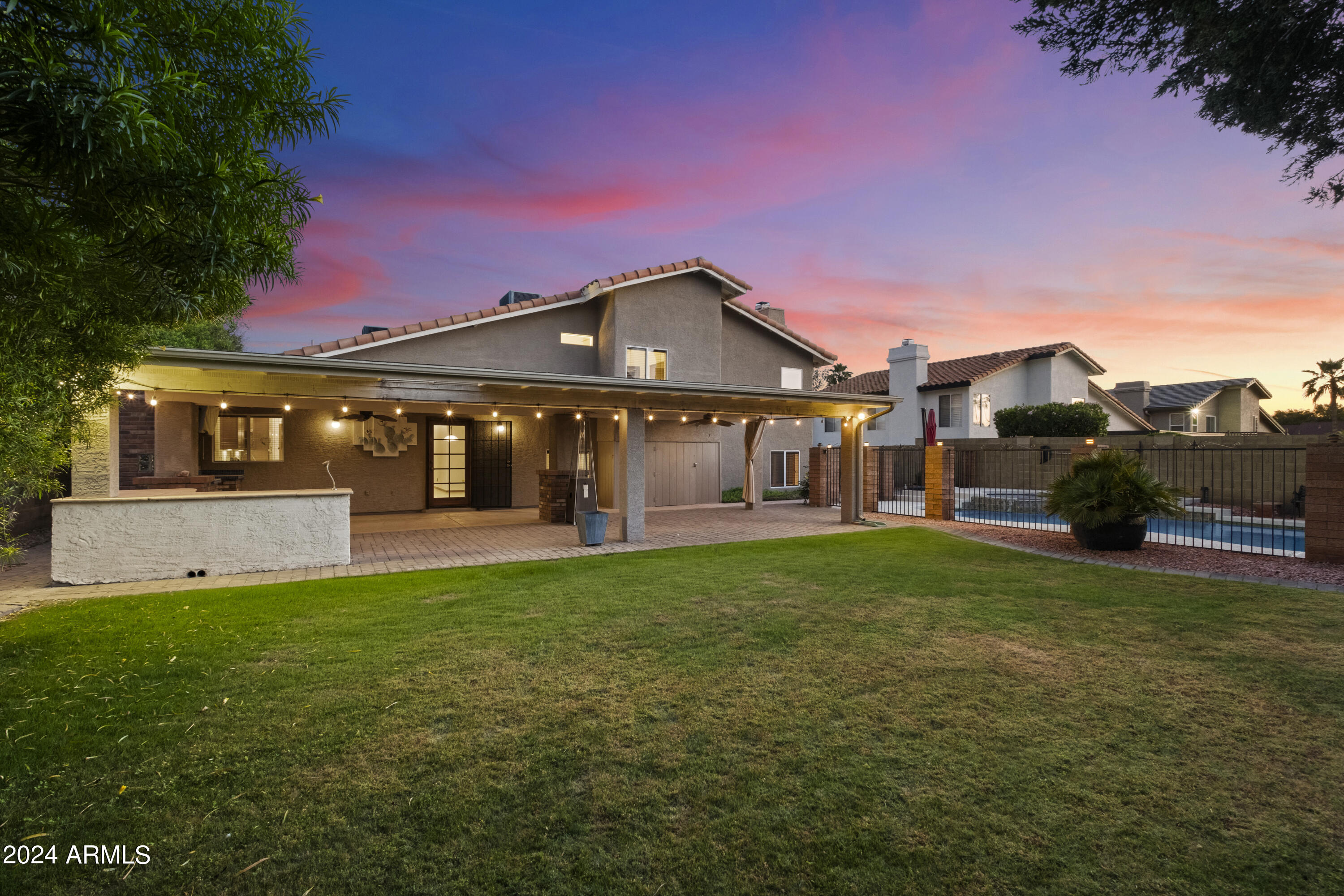 4618 E EVERETT Drive
