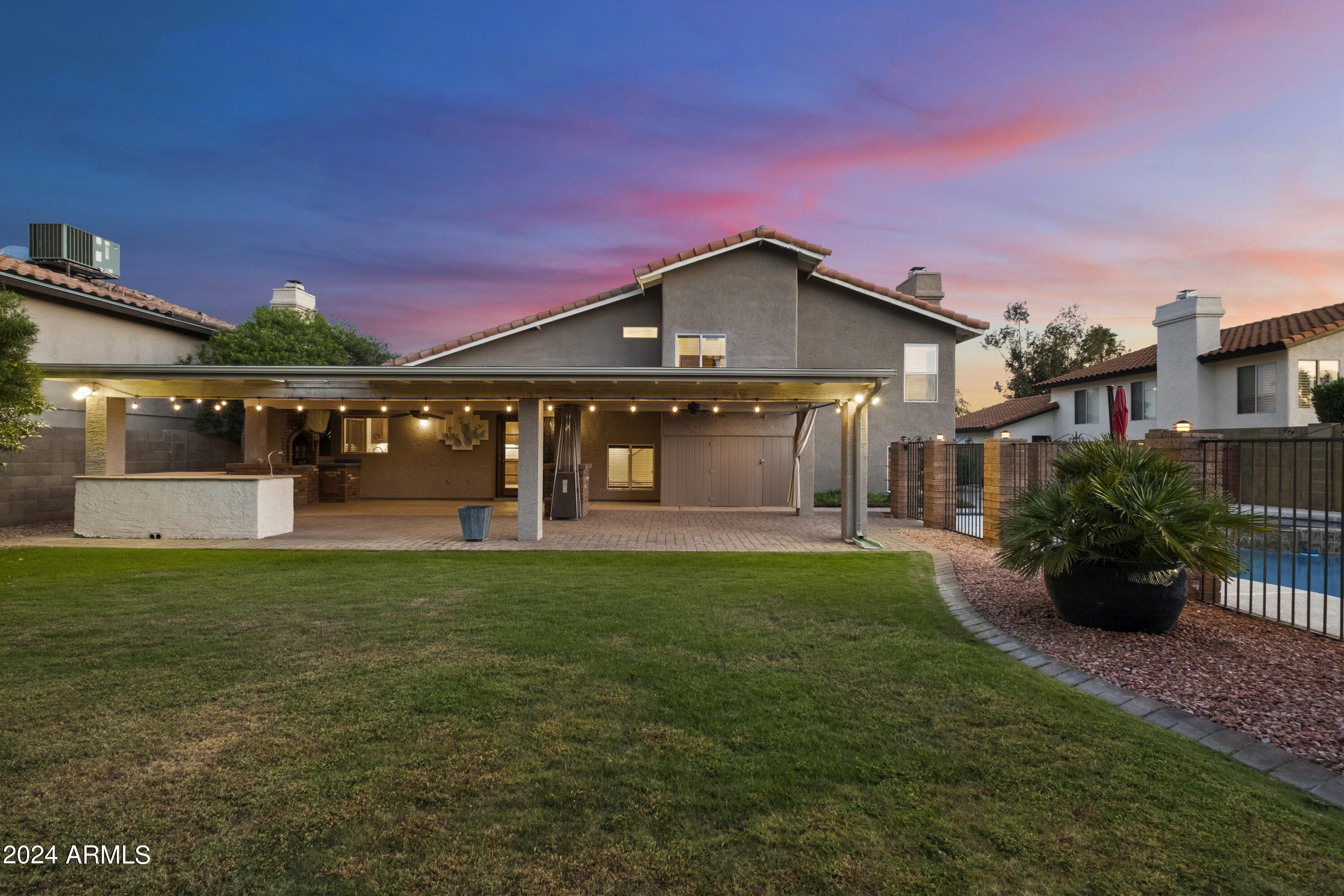 4618 E EVERETT Drive