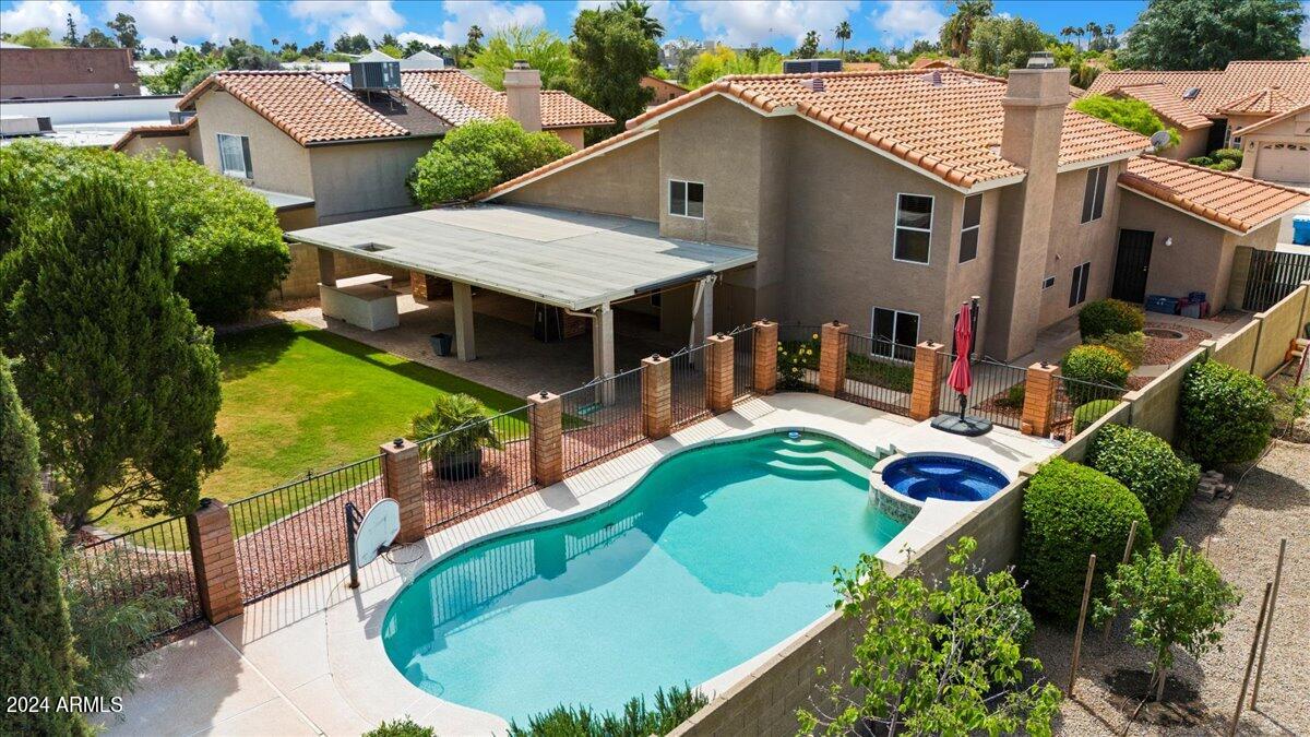 4618 E EVERETT Drive