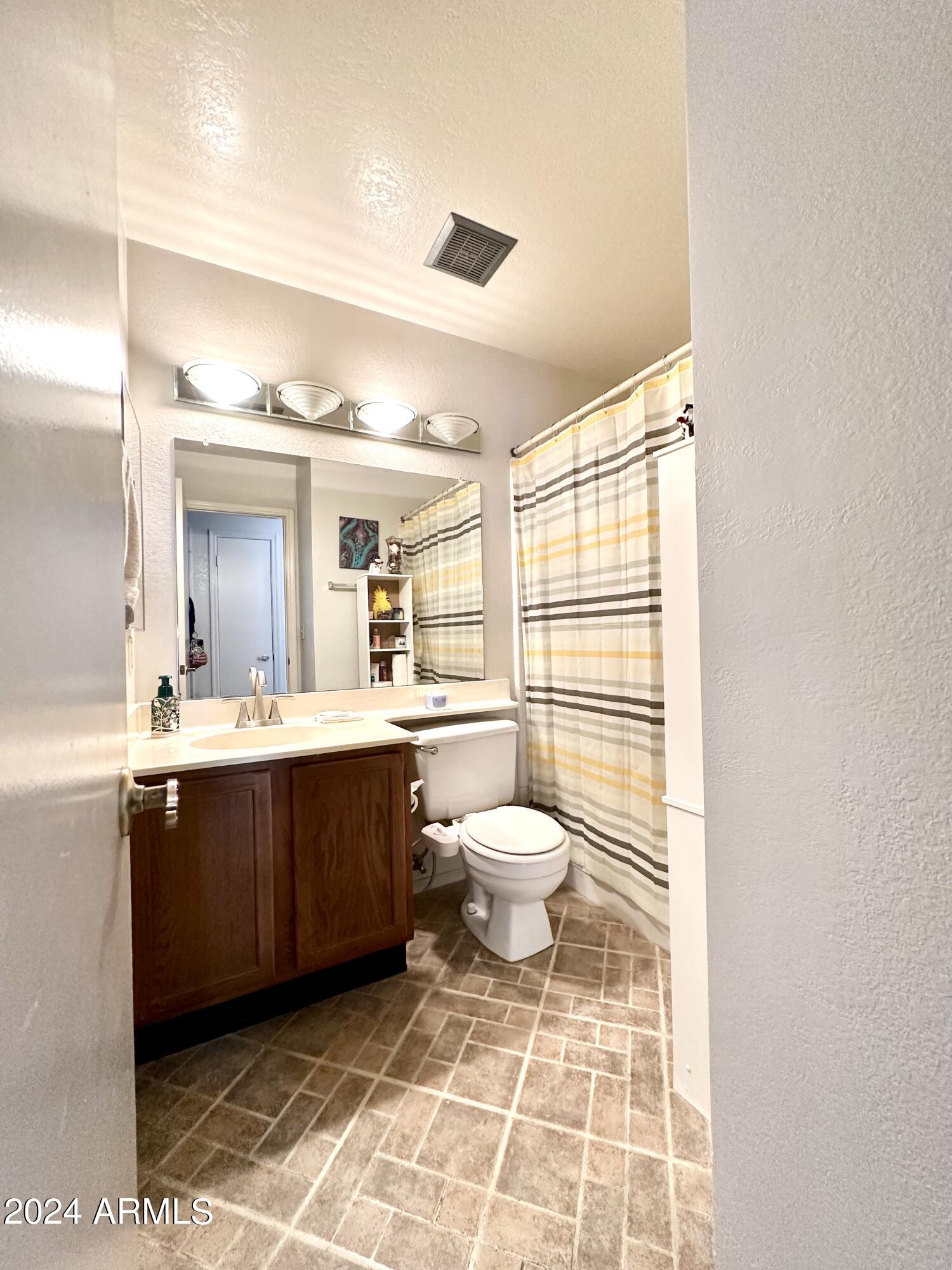 8937 W CINNABAR Avenue