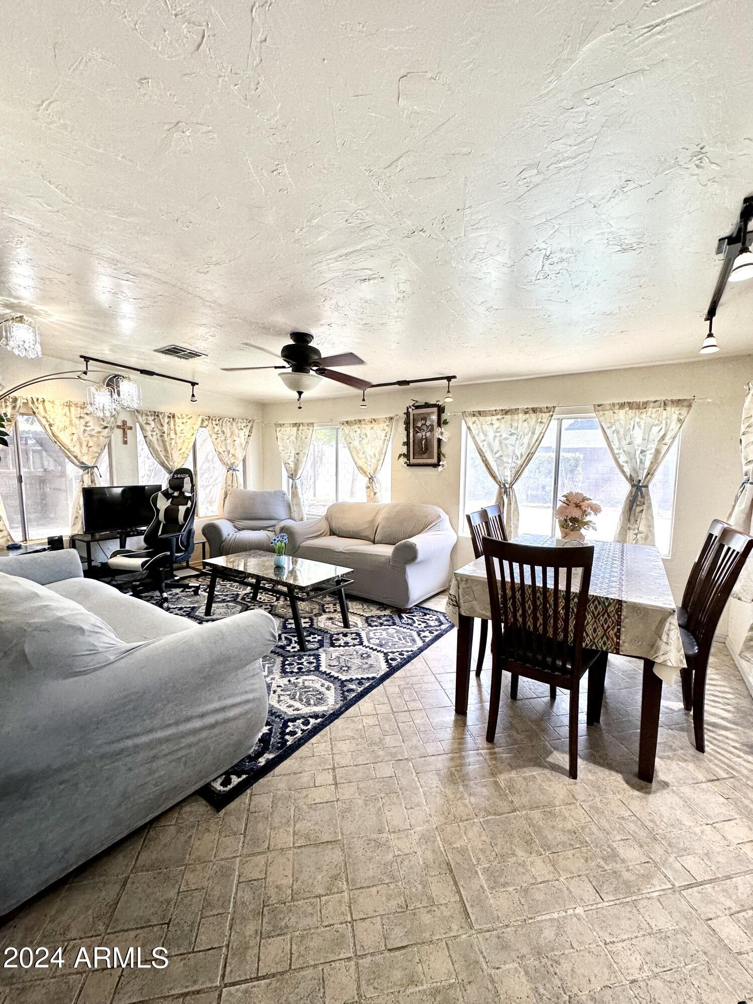 8937 W CINNABAR Avenue