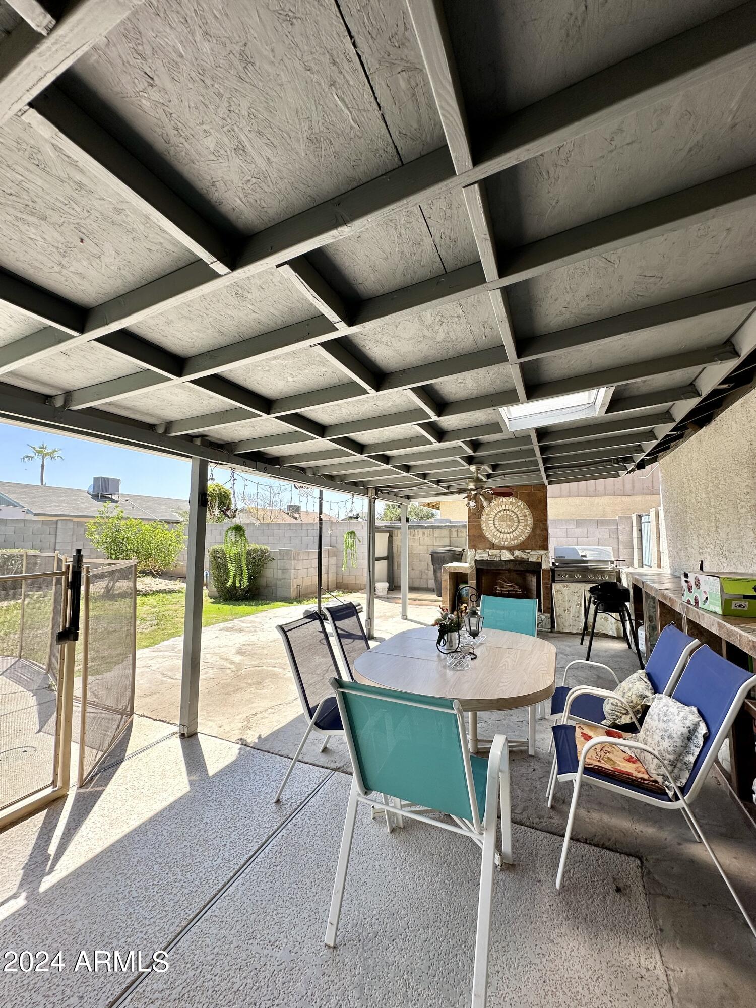 8937 W CINNABAR Avenue