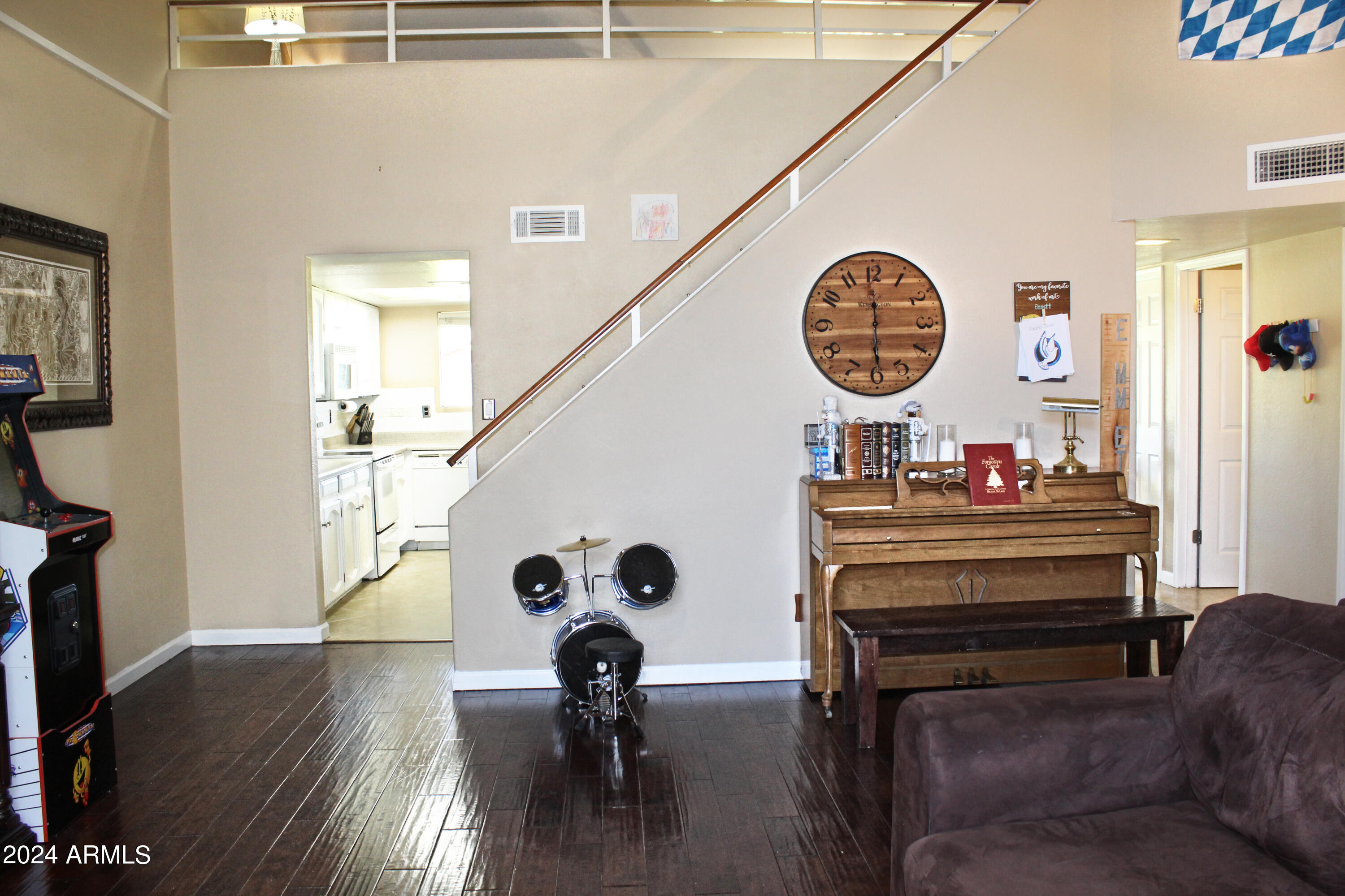 5611 W CHICAGO Street