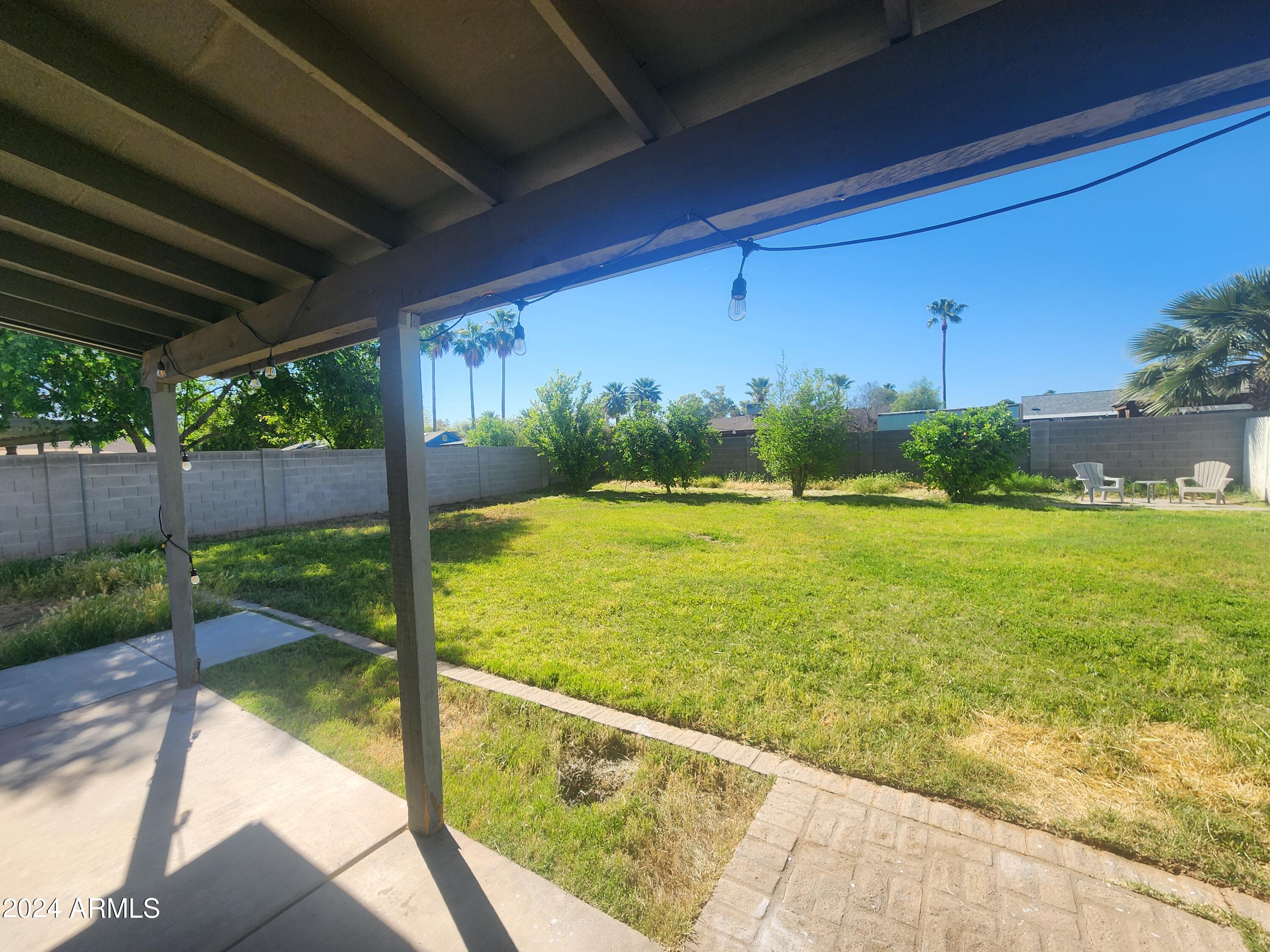 5611 W CHICAGO Street