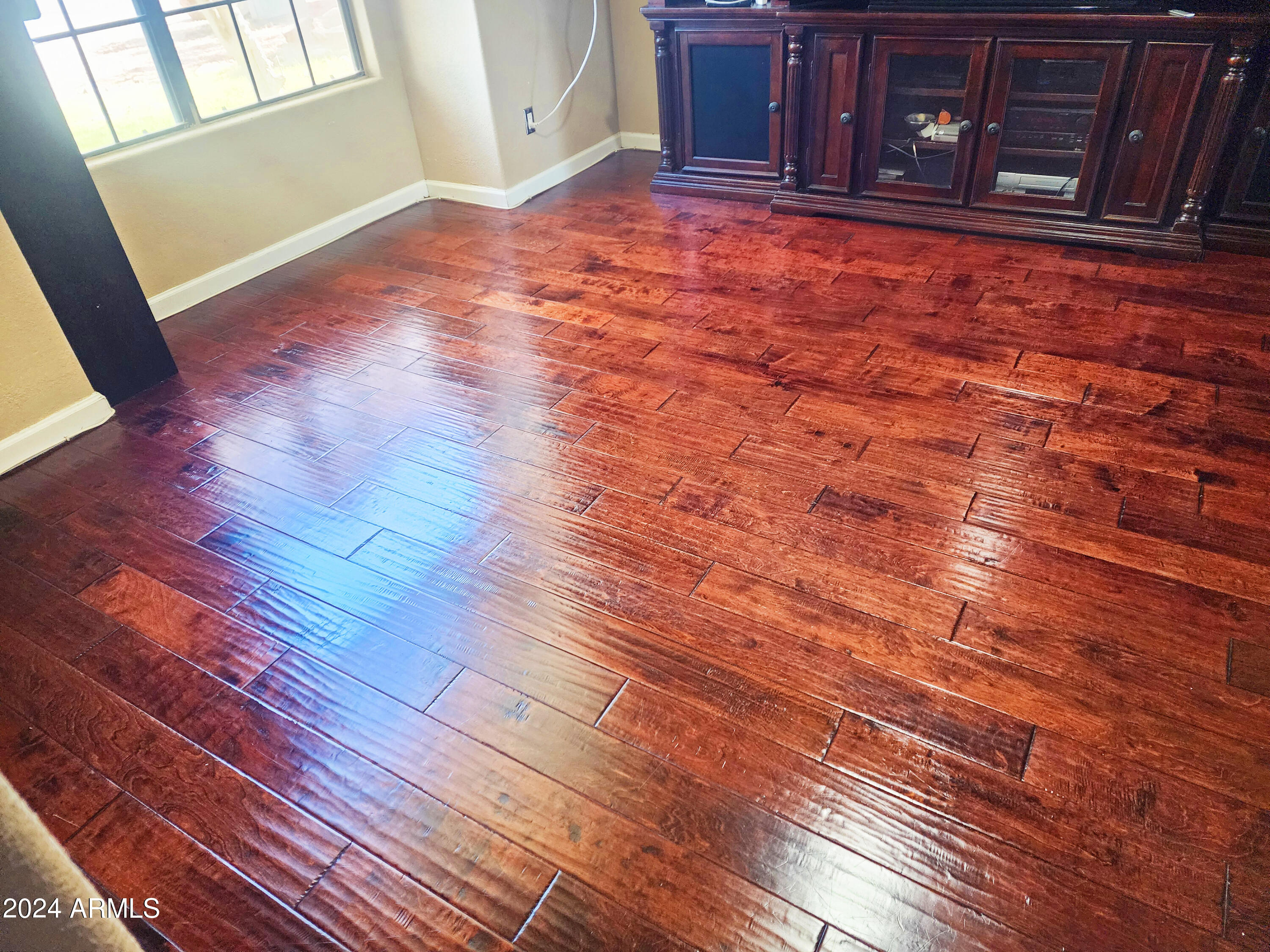 5611 W CHICAGO Street