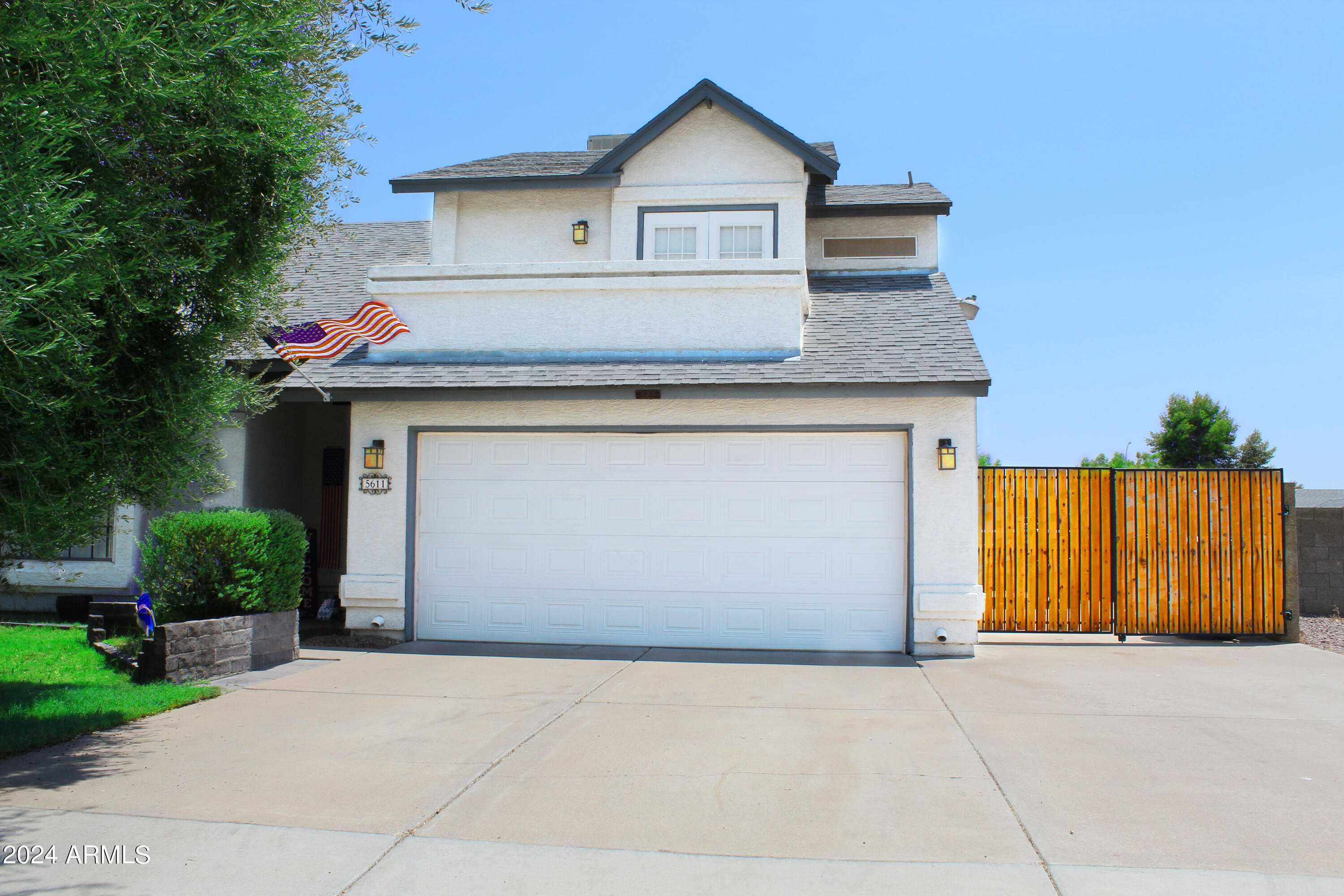 5611 W CHICAGO Street