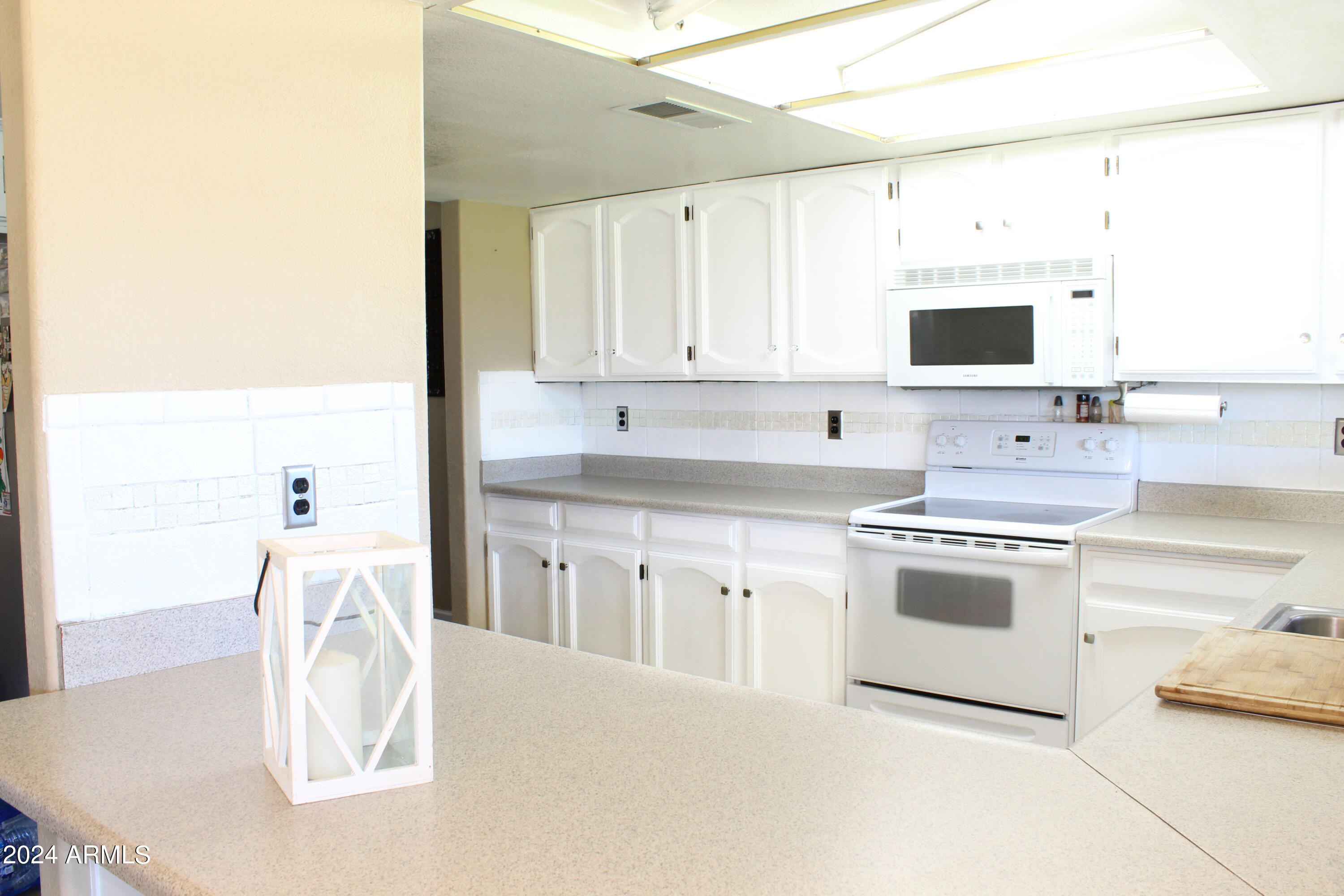 5611 W CHICAGO Street